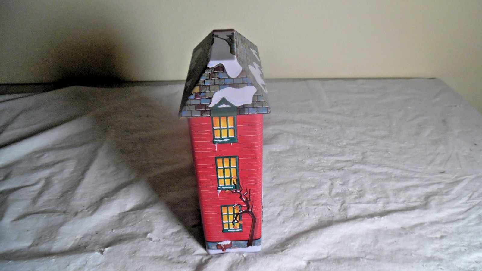 Unknown Manufactuer Tin Christmas House