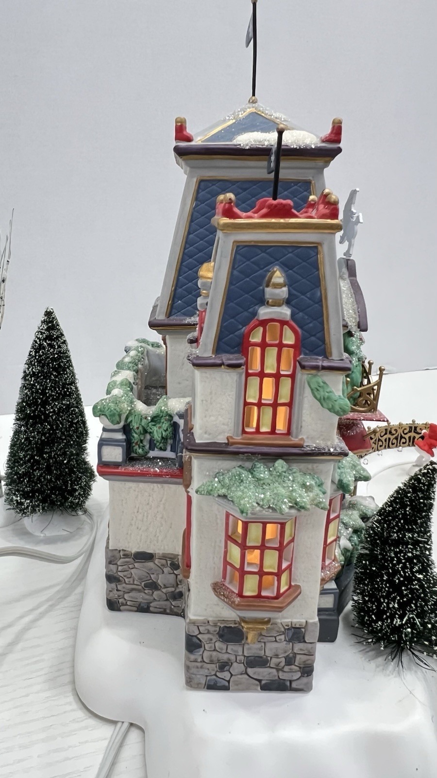 Dept 56 North Pole Series”Glacier Park Pavilion” Holiday Gift Set Please Read !