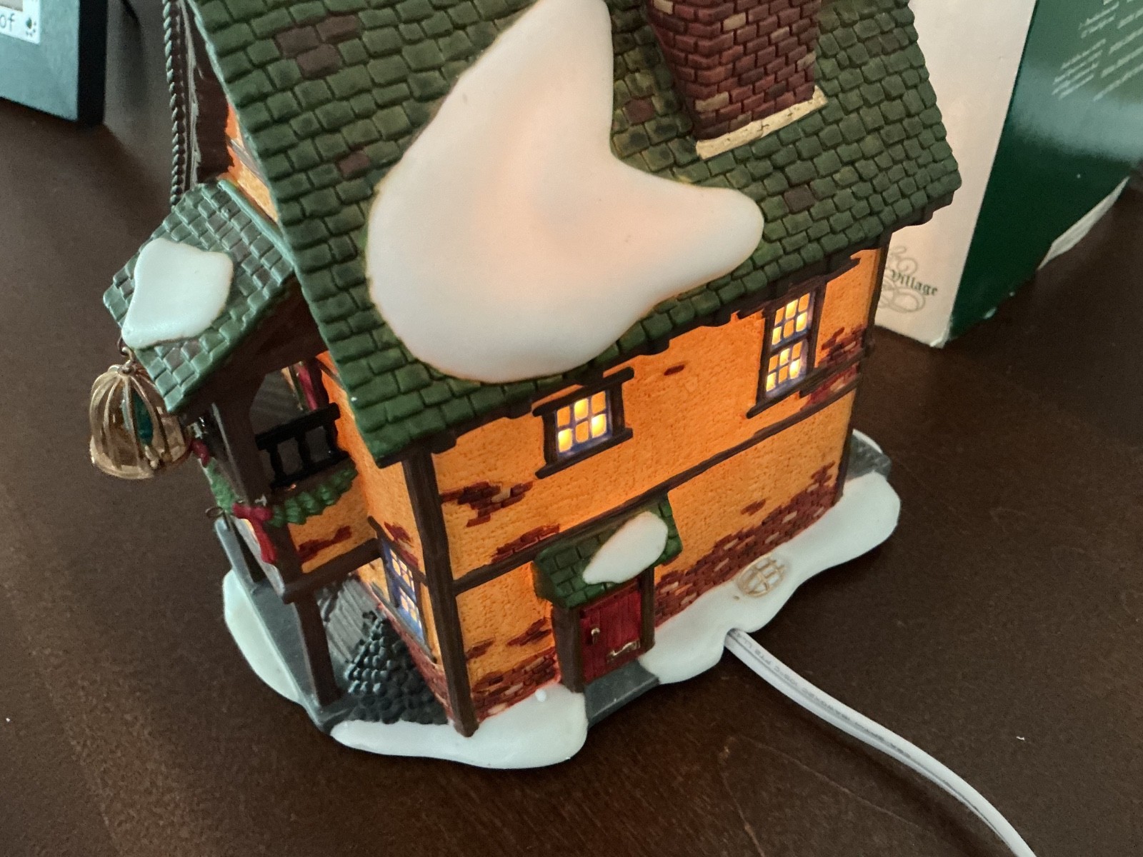 Dept 56 Dickens Village “Wingham Lane Parrot Seller” #56-58449 RETIRED. MINT.