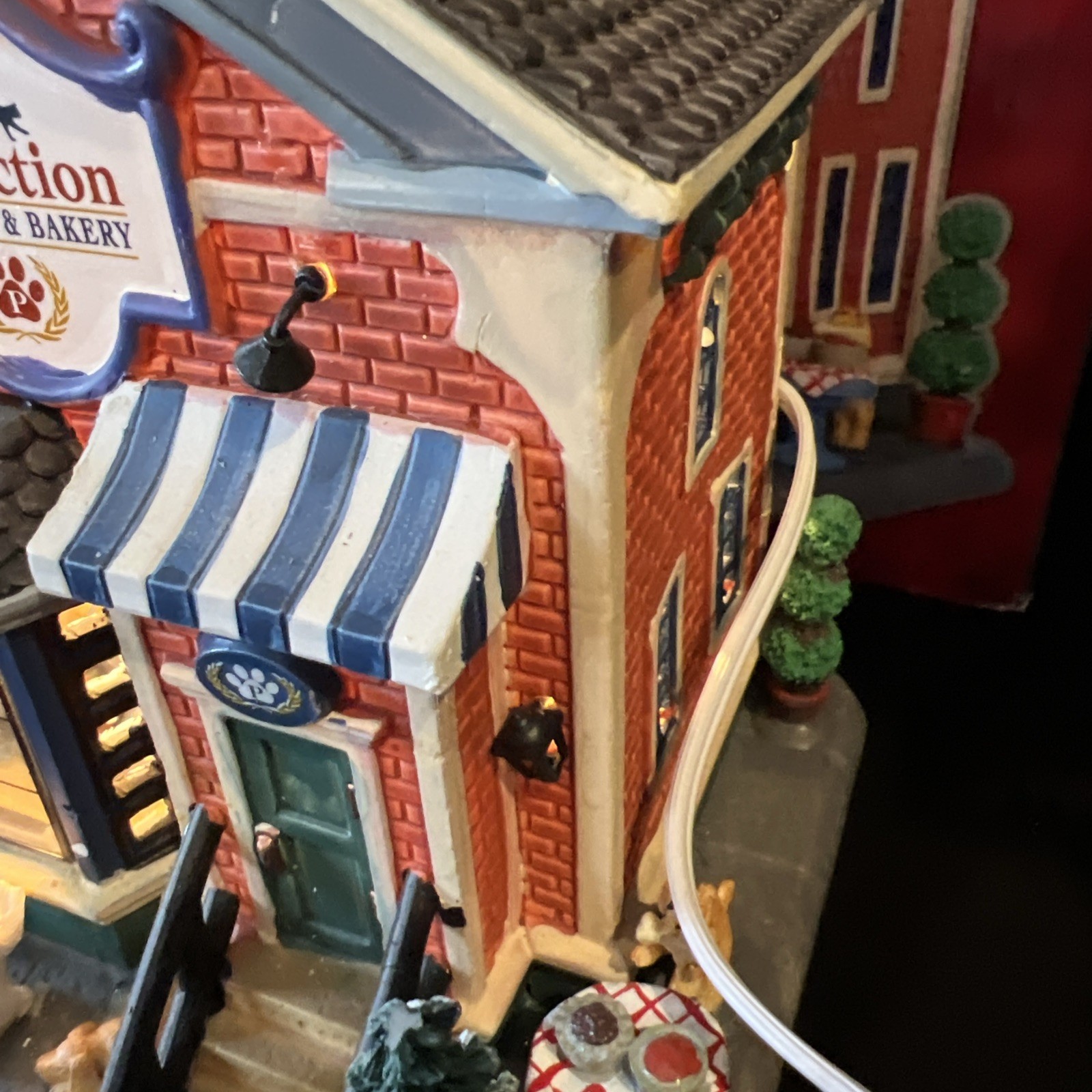 2014 Pawfection Pet Food and Bakery , ceramic decorative house / Lemax
