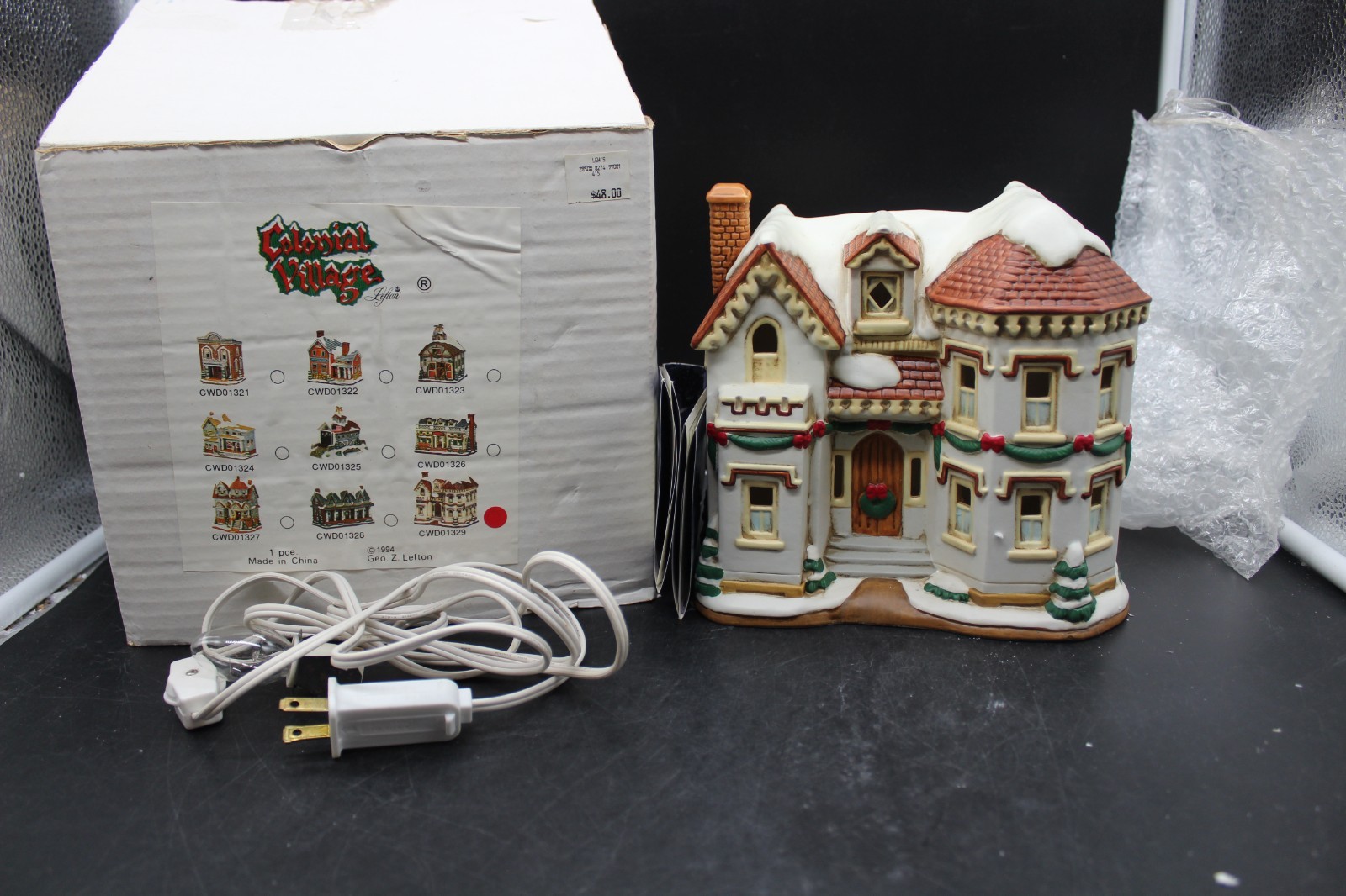 Colonial Christmas Village by Geo Z. Lefton 1994 Queens Gate CWD 01329 W/ Box