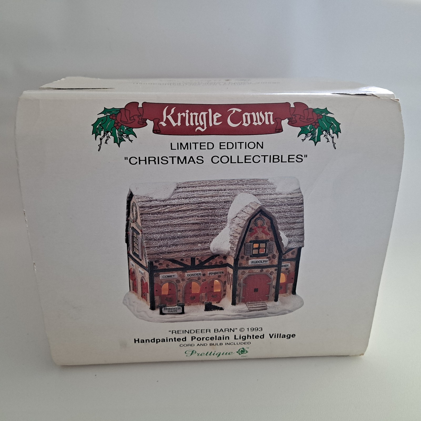 Vintage 1993 Kringle Town Reindeer Barn Christmas Collectibles WORKS In Box