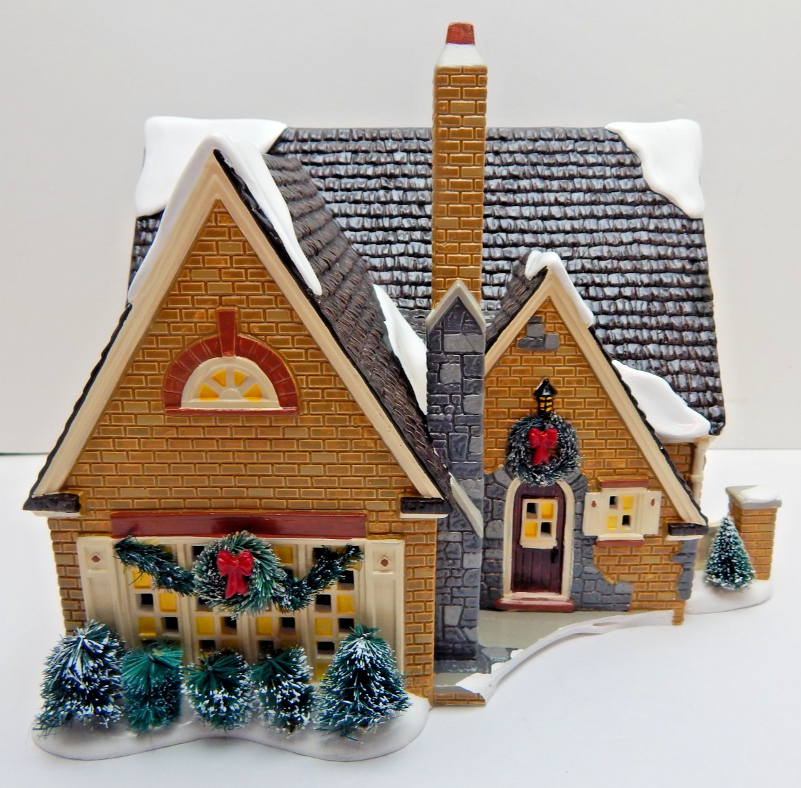 Dept 56 The Original Snow Village Stratford Tan #4036566PP w/Lt Cd/Bx/Slv (5
