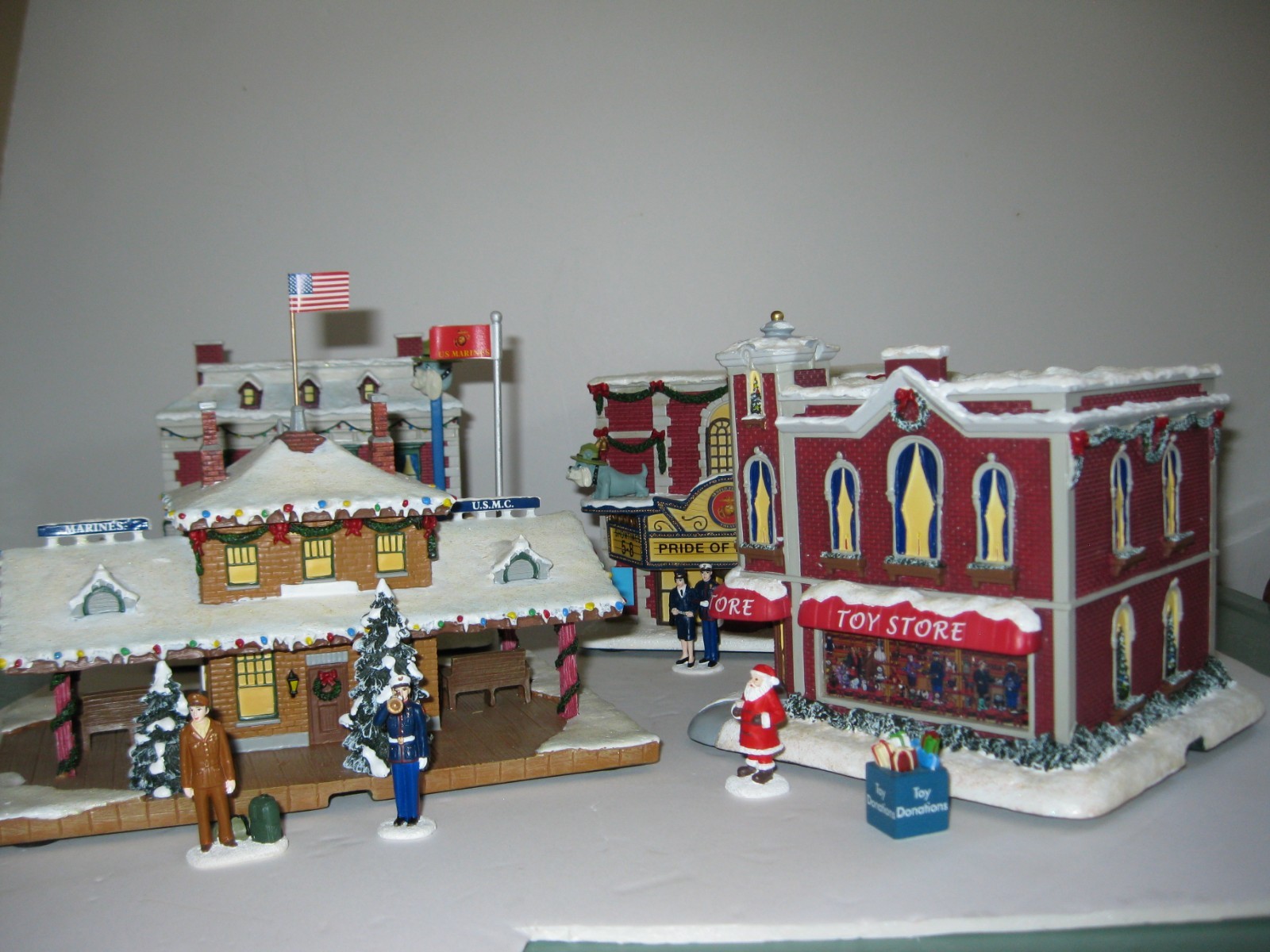 U.S.M.C. Complete Set Hawthorne Christmas Village Marine Corps Marines !