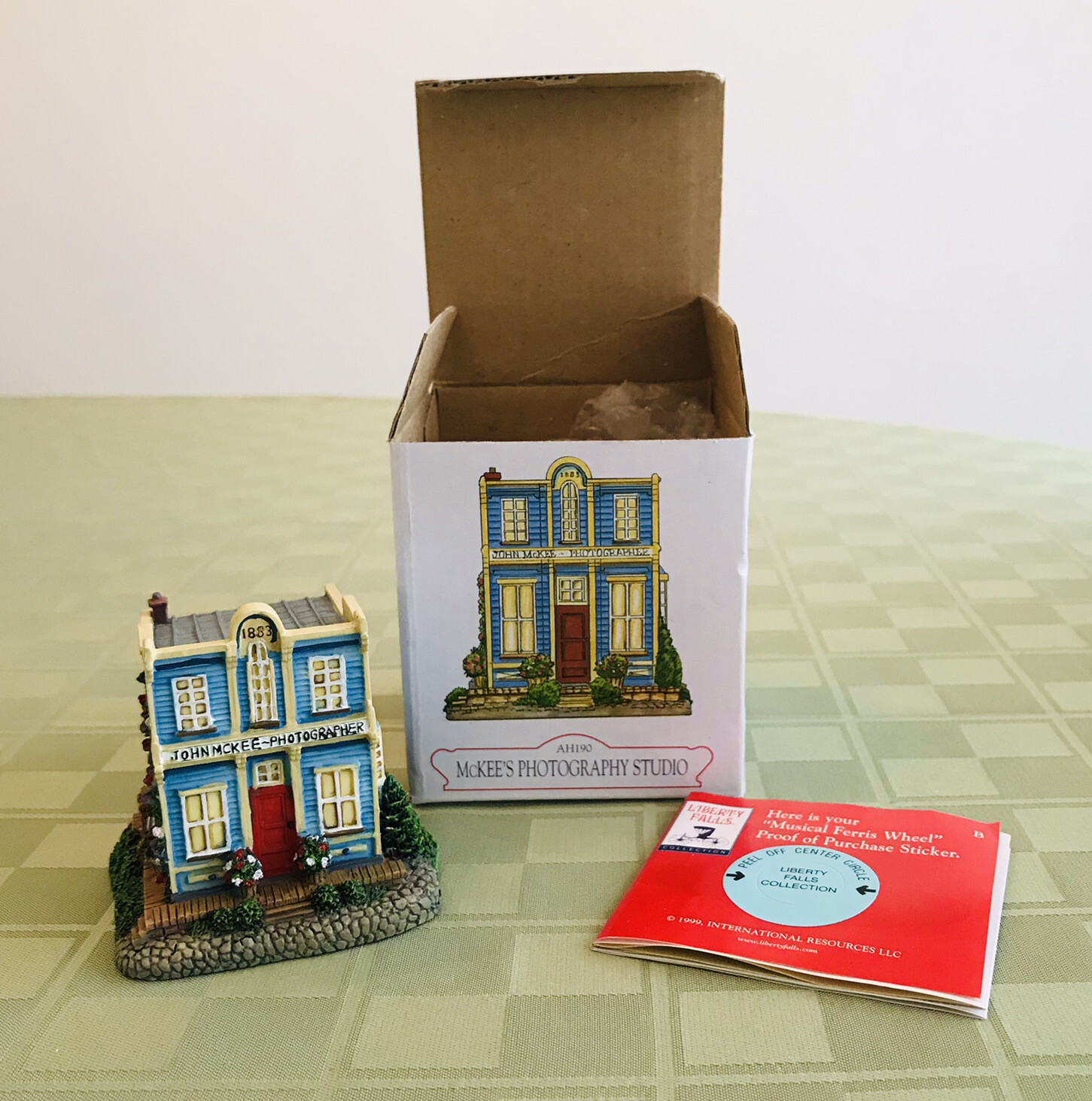 Liberty Falls MCKEES PHOTOGRAPHY STUDIO AH190 Americana Collection 1999 Box NEW