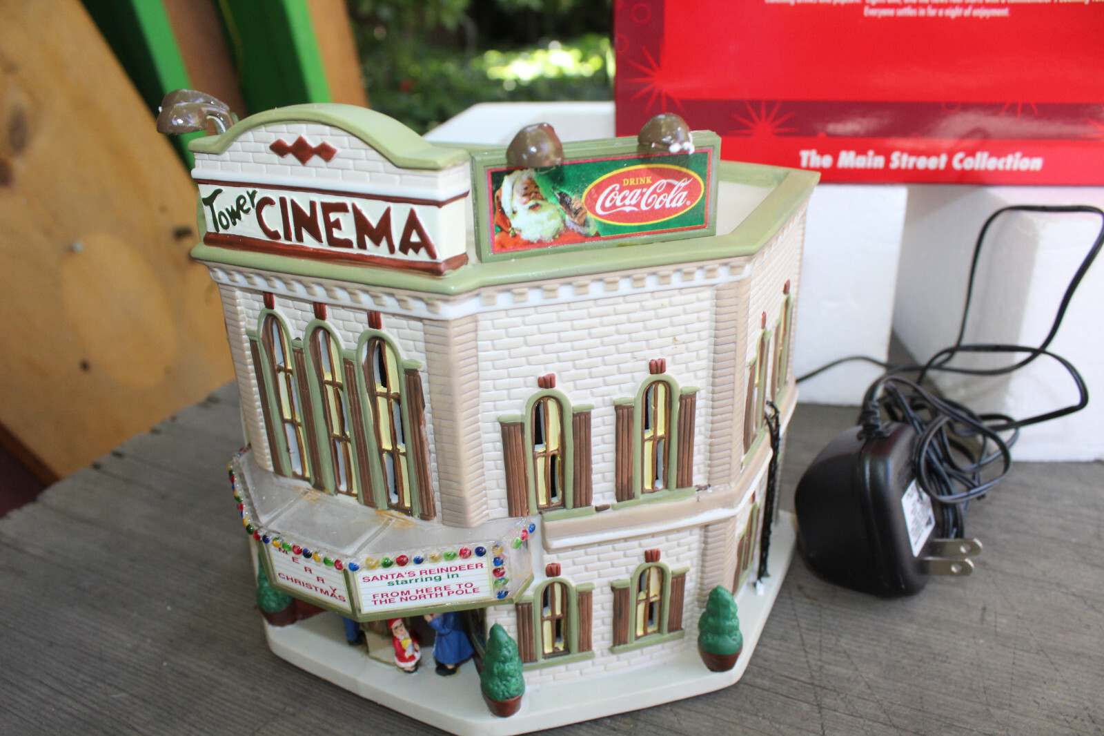 Coca-Cola 2006 Main Street Collection “Tower Cinema” MINT LB