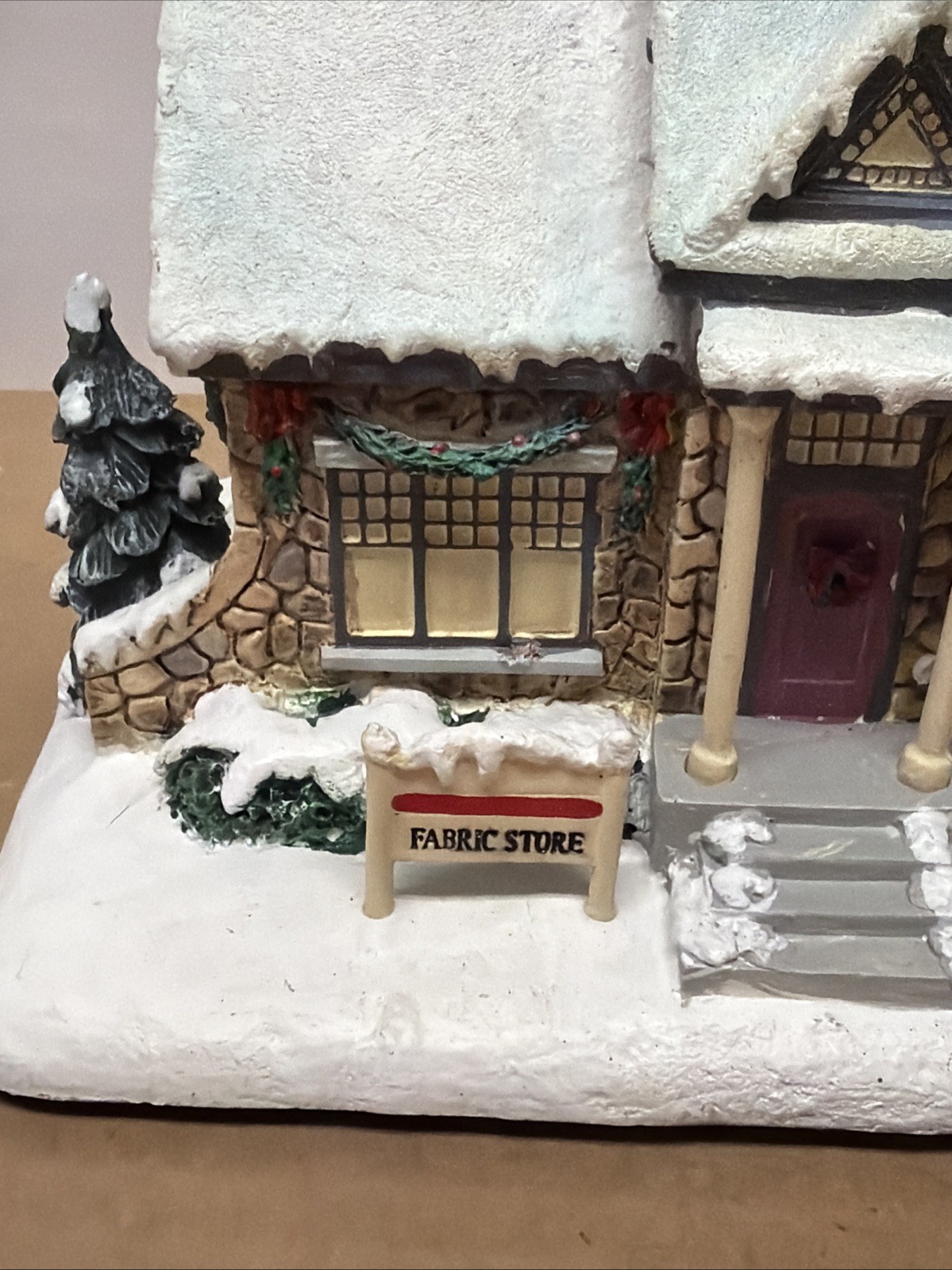 2019 Thomas Kinkade Hawthorne Village “Fabric Store” Christmas Village RARE