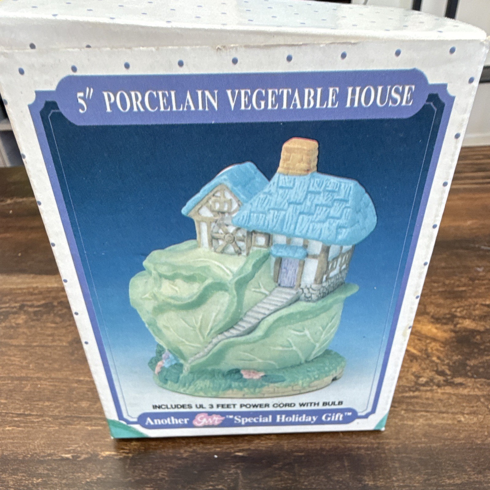 Great Western Trading Co. Porcelain Lighted Vegetable House, Multicolor 5 in