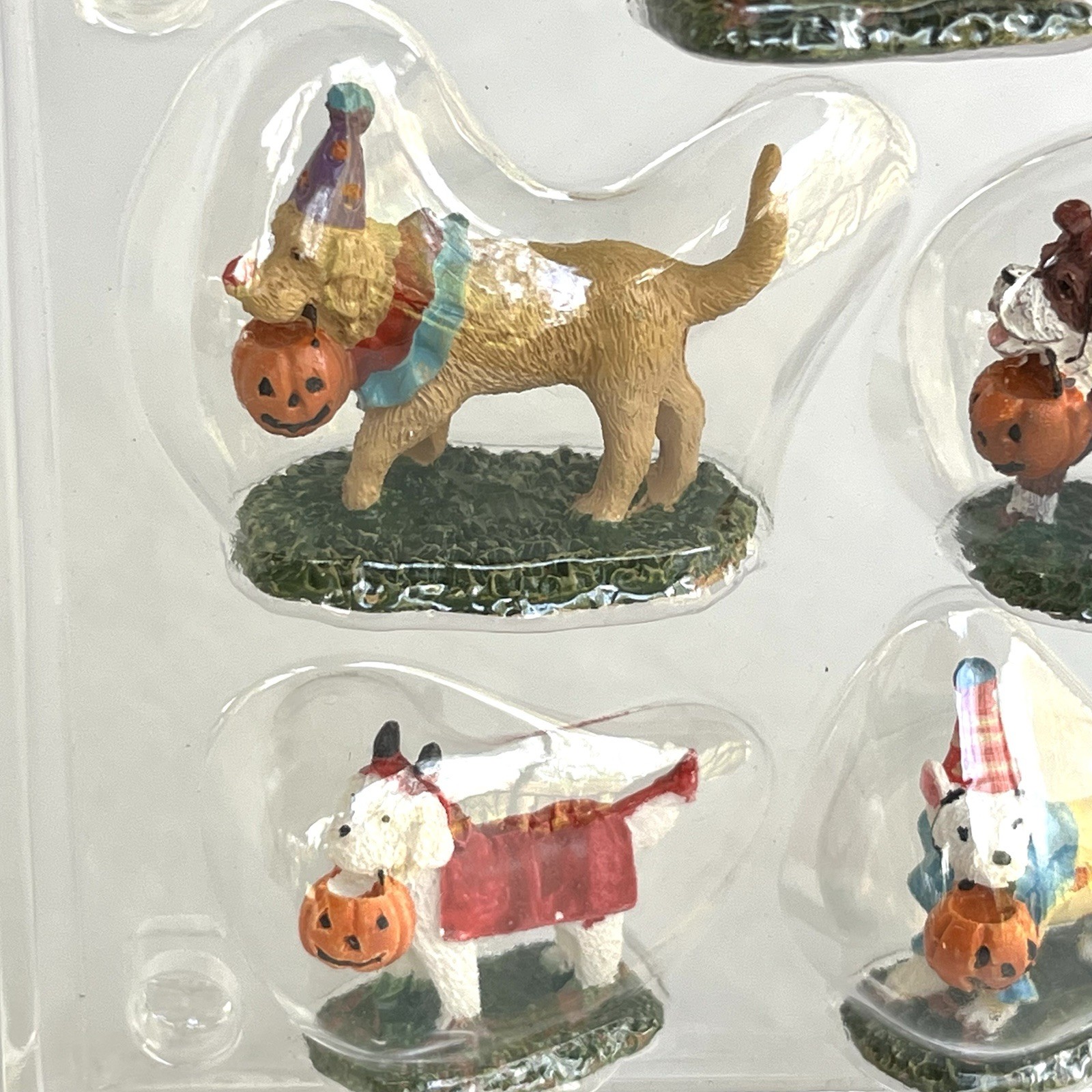 Lemax 52301 TRICK OR TREATING DOGS Spooky Town Figurine Set Halloween Decor I