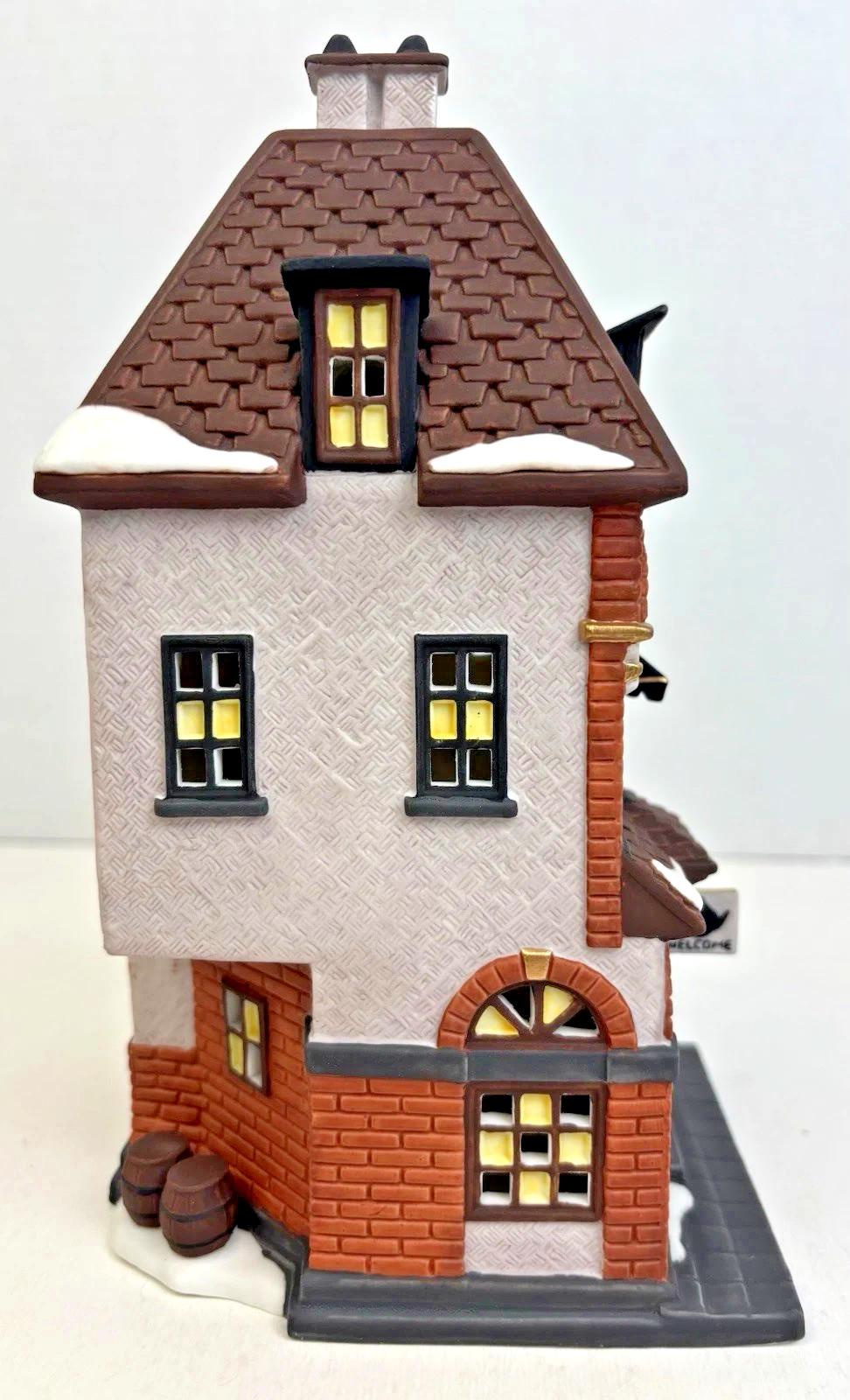 Department 56 Christmas In The City – Potter’s Tea Seller #58807