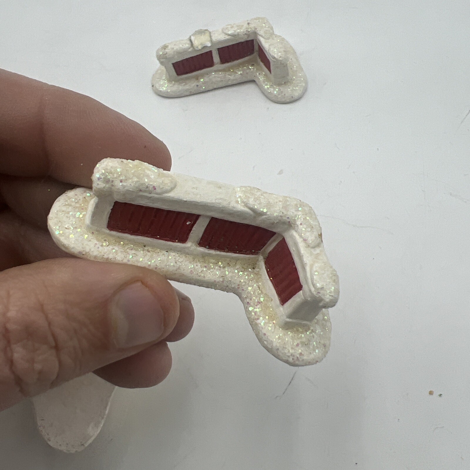 COBBLESTONE CORNERS MINIATURES 3 PIECE SET + 6 UNKNOWN PIECES – LOT OF 9 PIECES