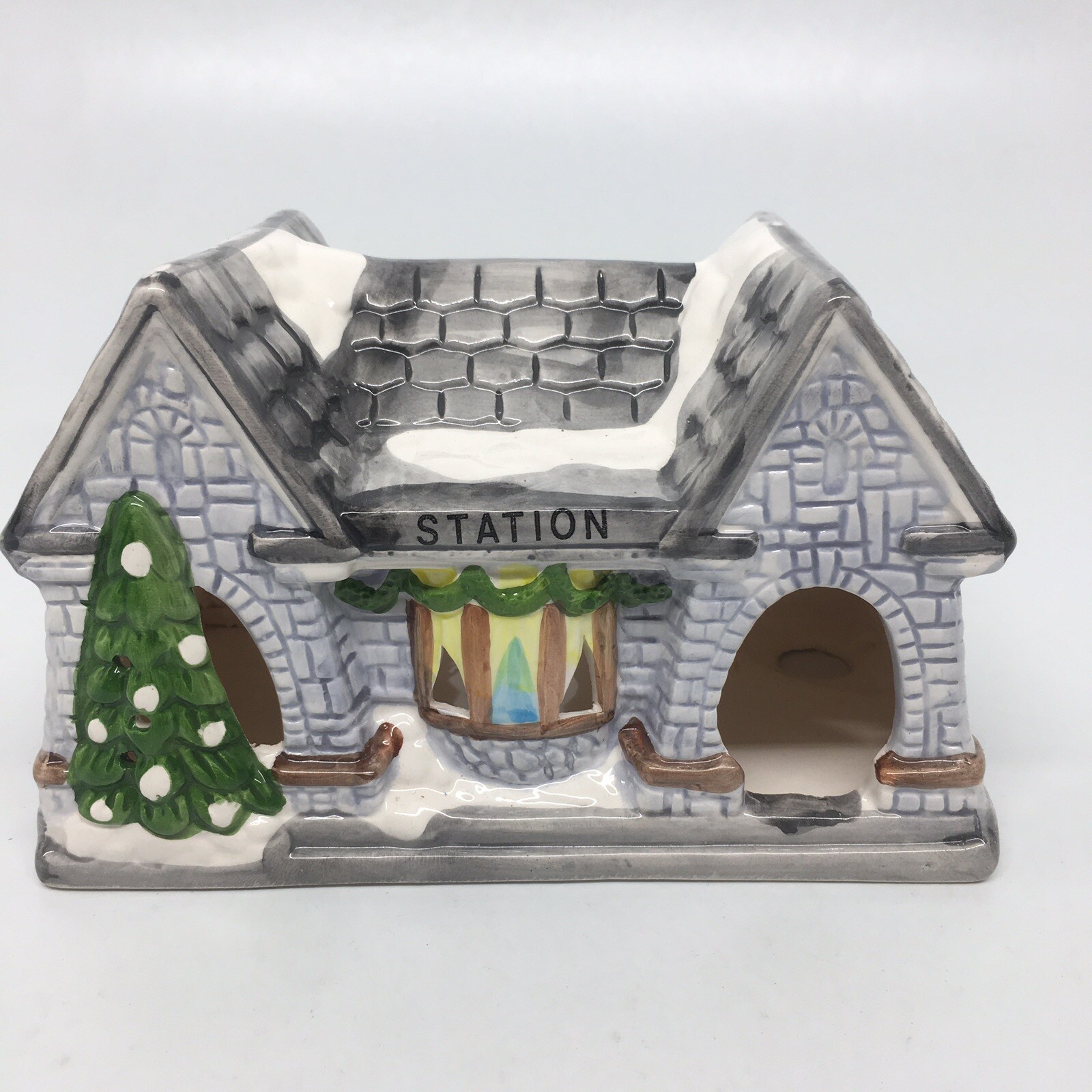 Lighted Ceramic Christmas Station Classic Living Christmas Collection