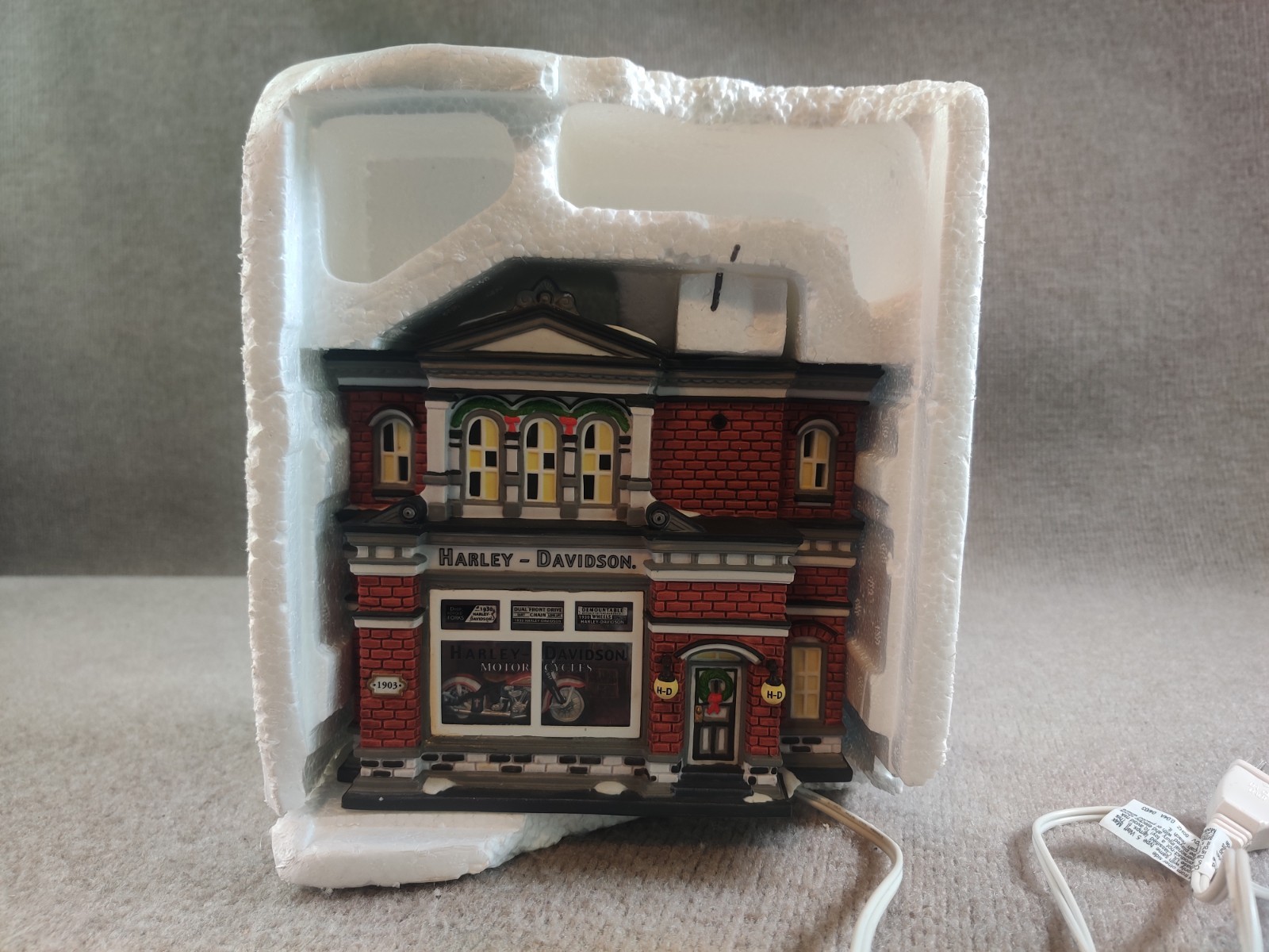 Department 56 Harley Davidson City Dealership Snow Village 59202 Lights Up