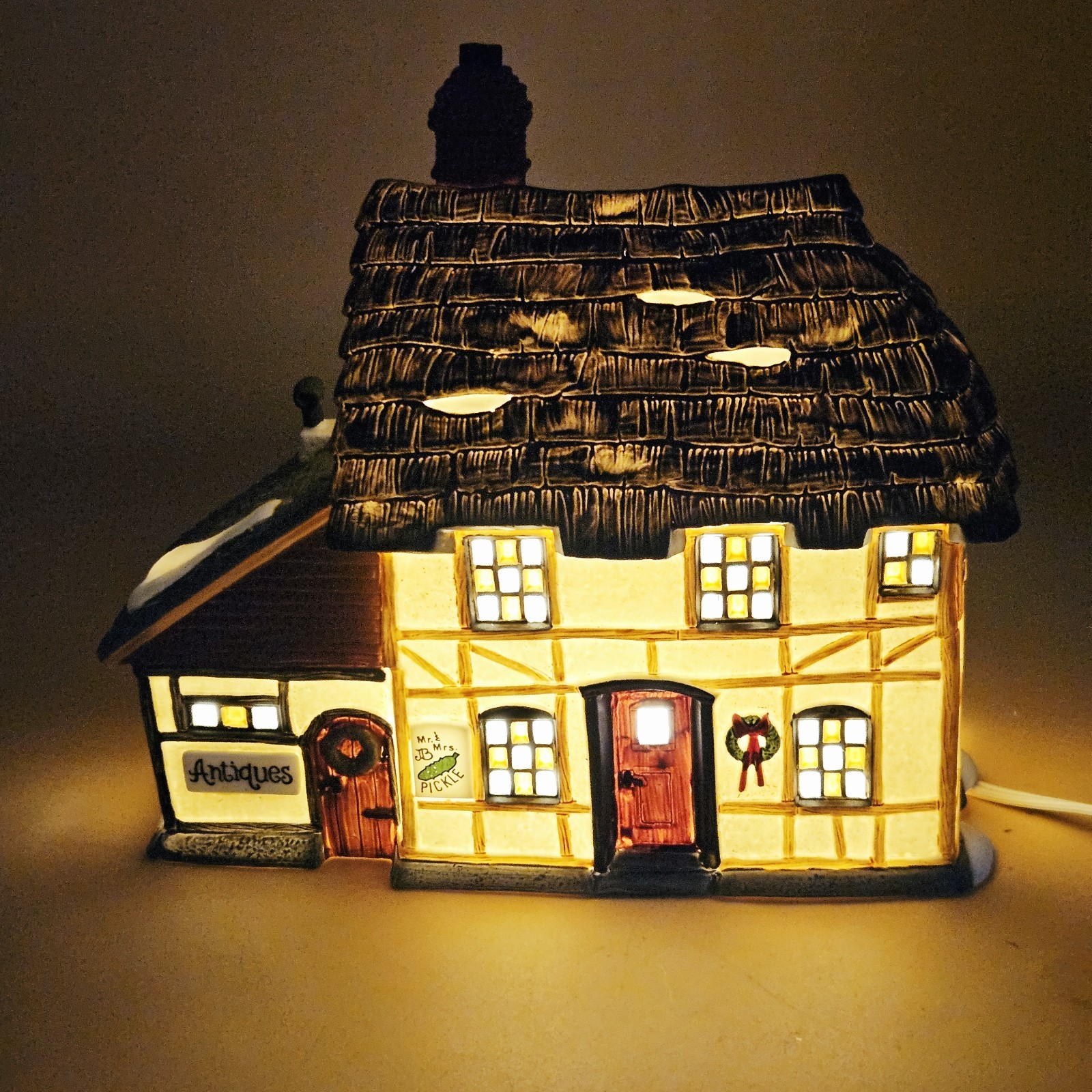 Department 56, Mr. & Mrs. Pickle, Dickens Village (58246) NO BOX!