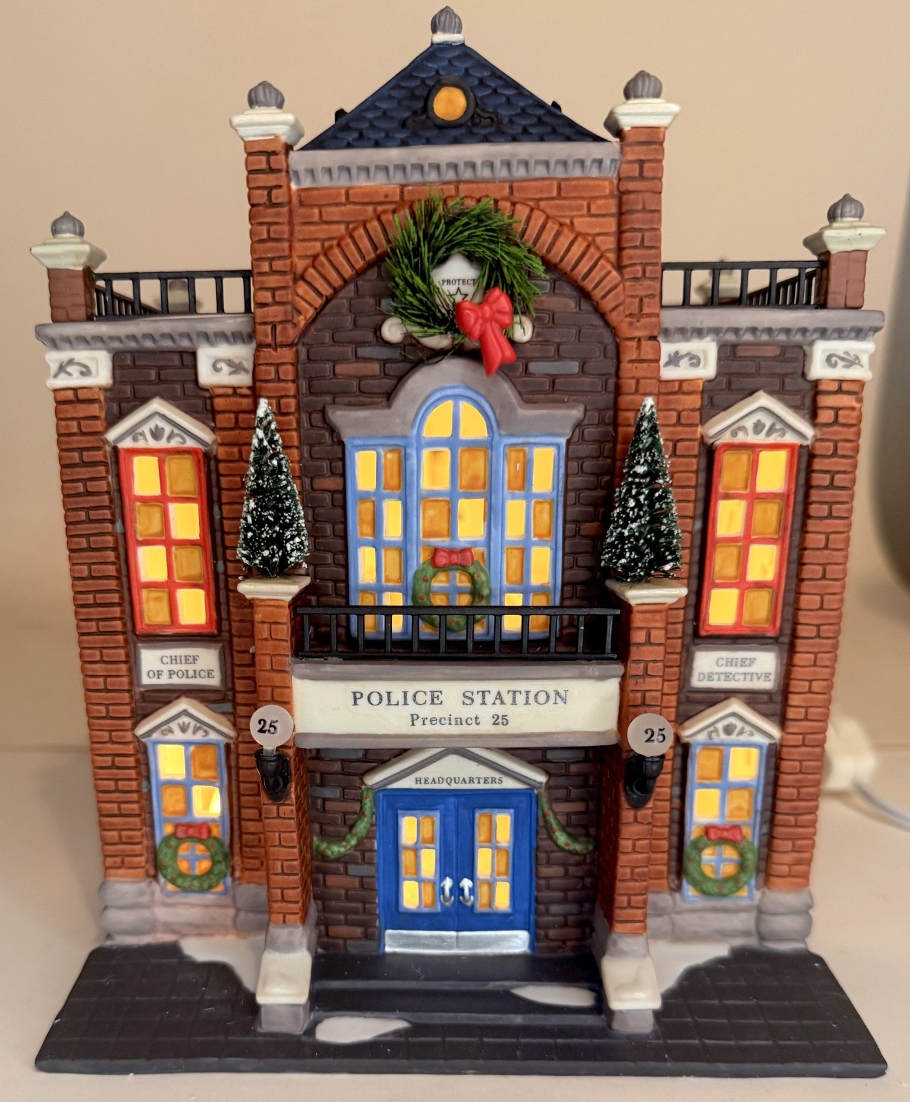 Dept 56 Christmas In The City Precinct 25 Police Station #58941 W/Box & Light