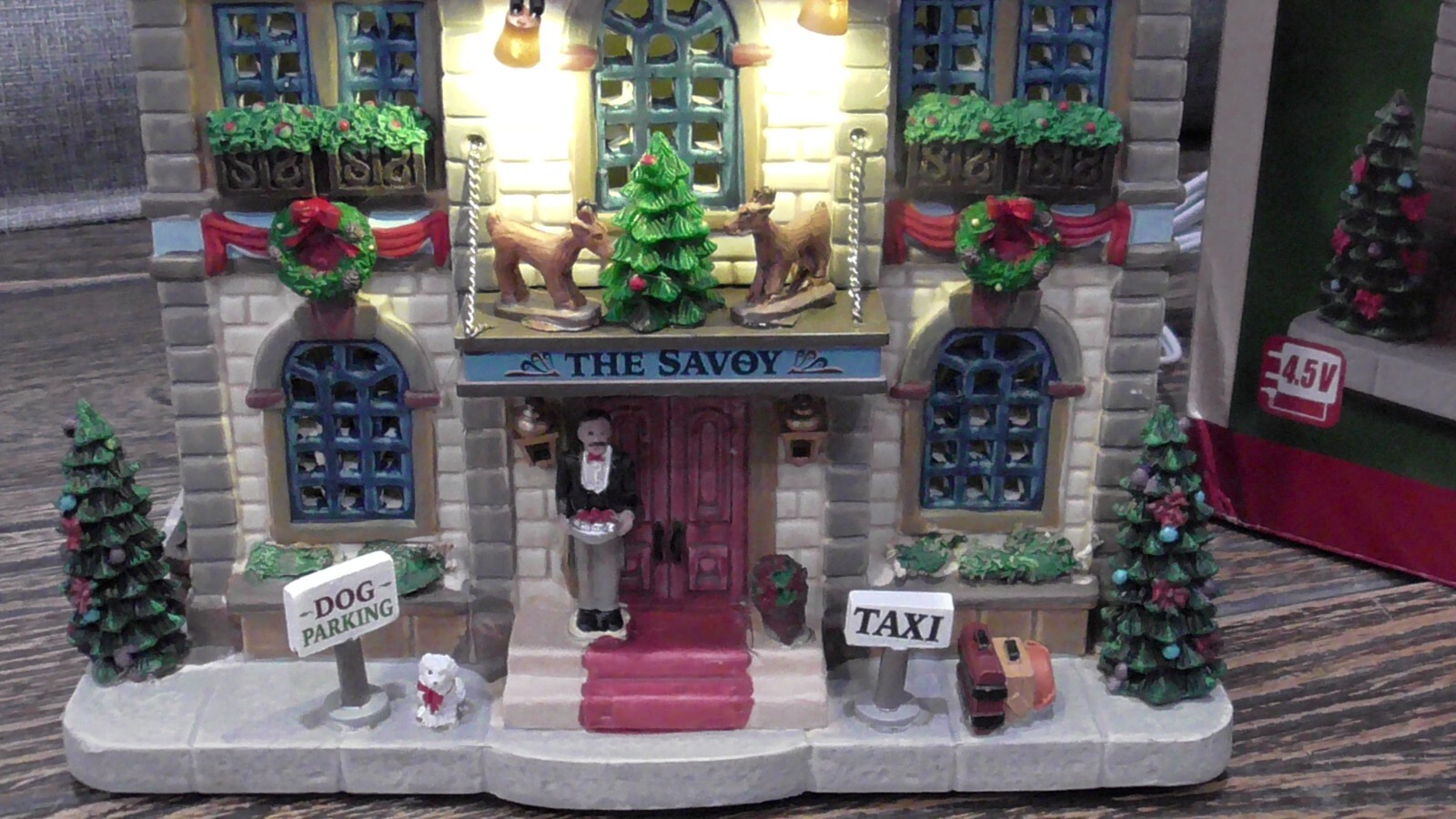 Lemax 2021 Caddington Village Christmas at The Savoy w 4.5V Adaptor #15737
