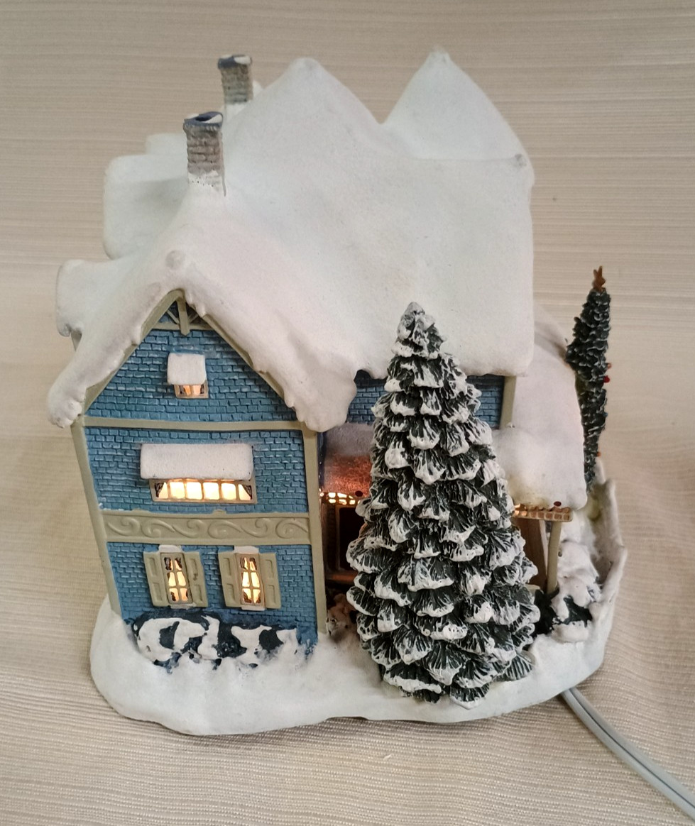 Thomas Kincaid Hawthorne Village Holiday Bed & Breakfast with Certificate