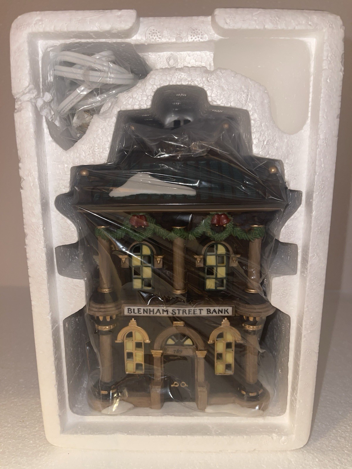DEPT 56 DICKENS VILLAGE “BLENHAM STREET BANK” #58330 BRAND NEW