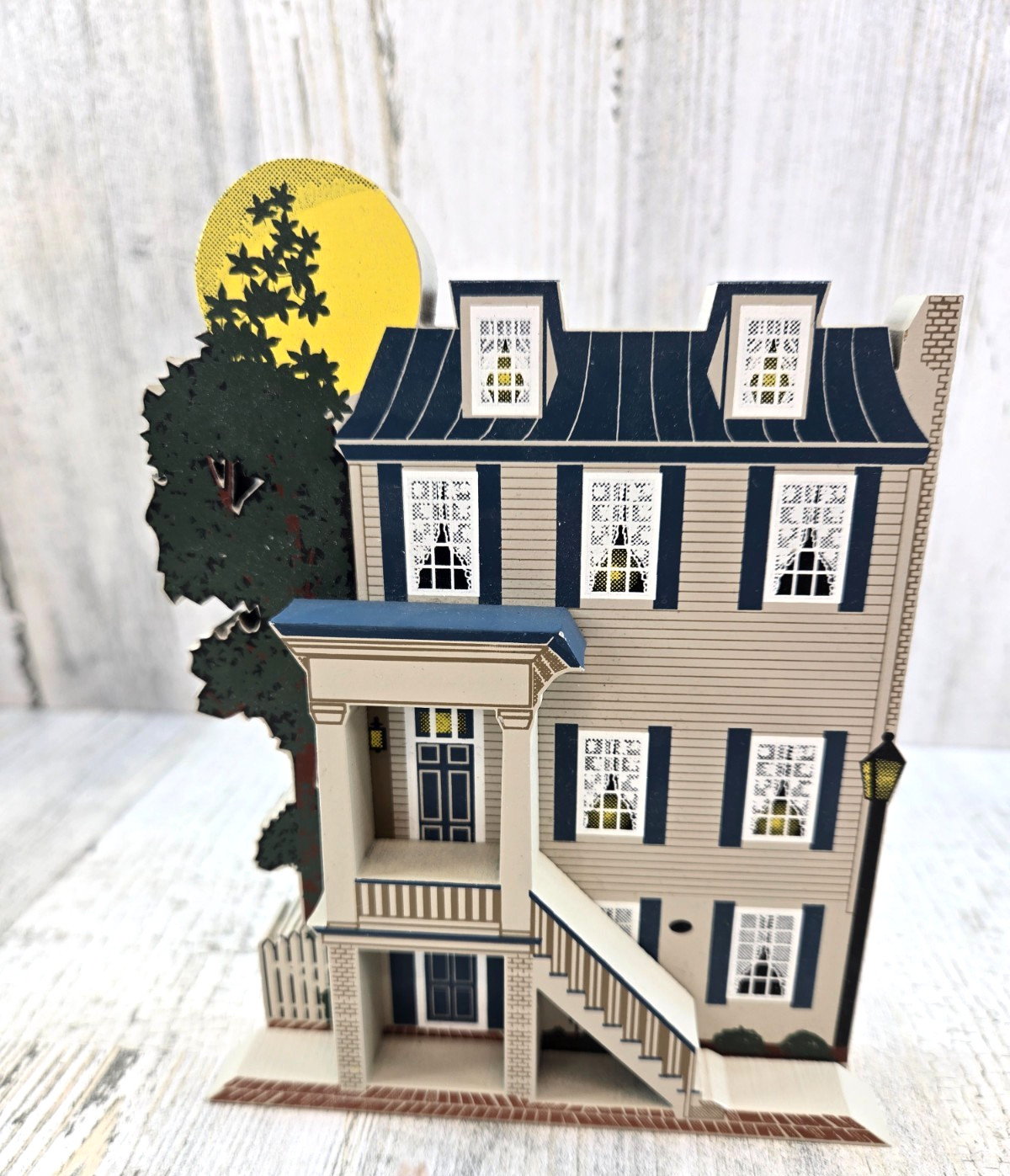 Shelia’s Collectibles Gaffos House Portsmouth Virginia 1995 Shelf Sitter