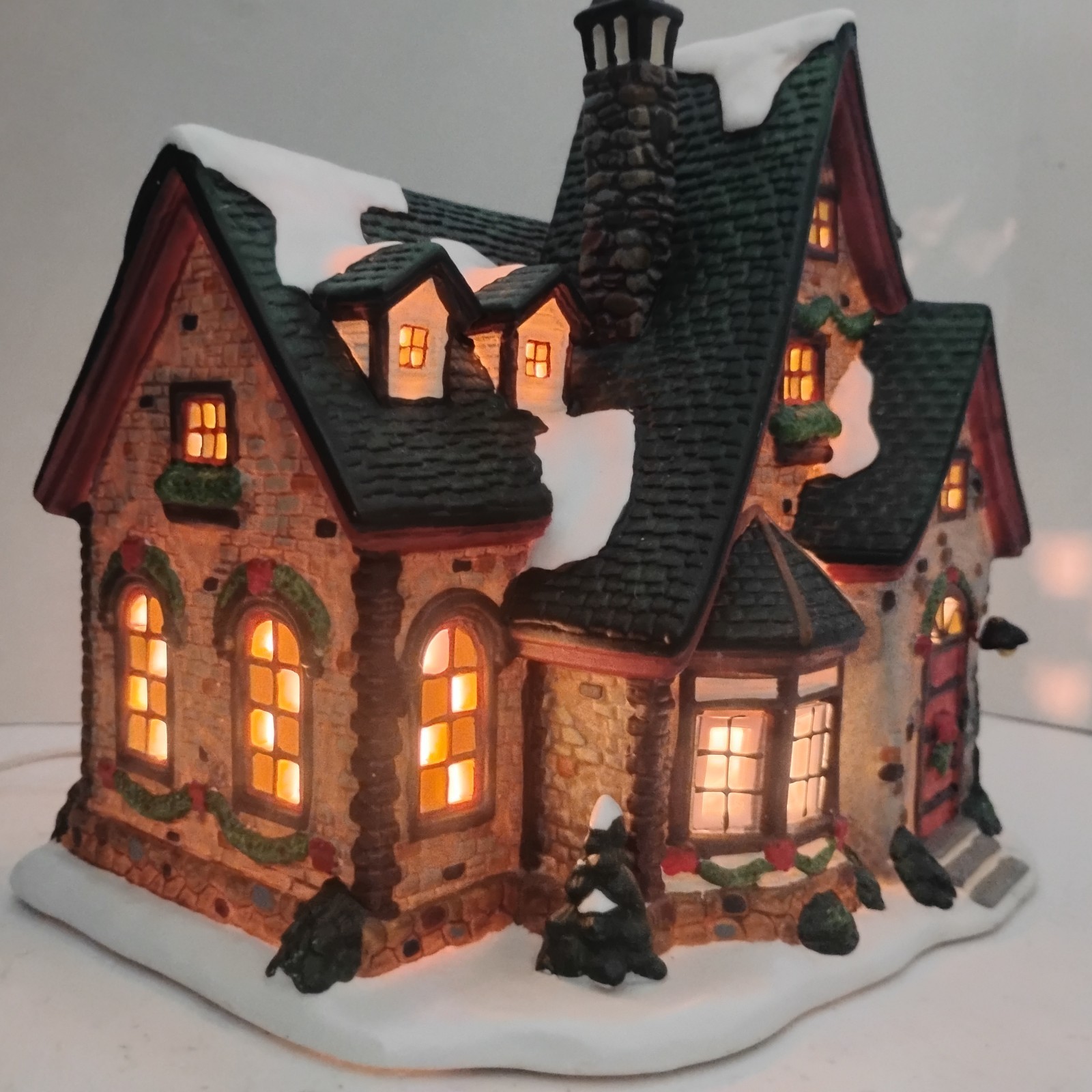 RARE St. Nicholas Square “Grandma’s House” 2003 Village Collection series w/box