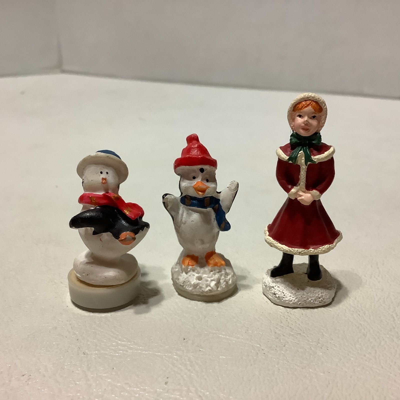 Lot of 3 Unbranded Skaters People Christmas Village Replacement 1.5″ Tall Winter