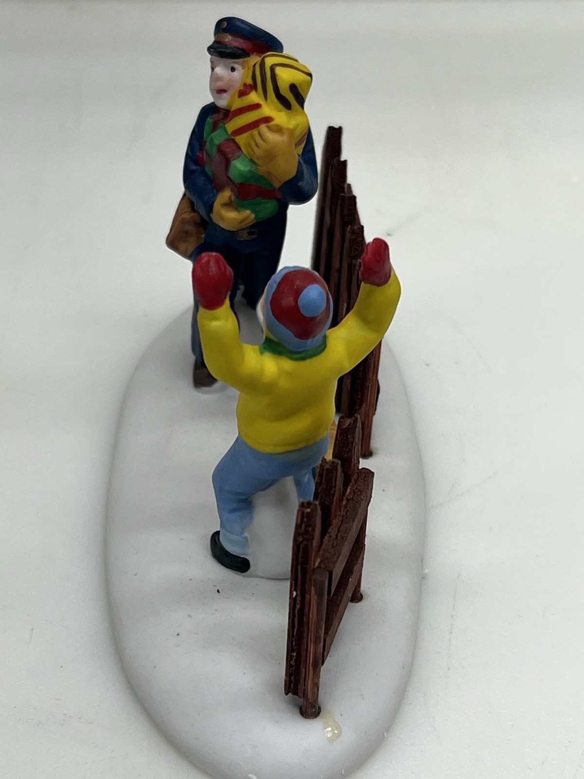 LEMAX “Presents For Pete” Village Accessory In Original Box 1998 Caldor