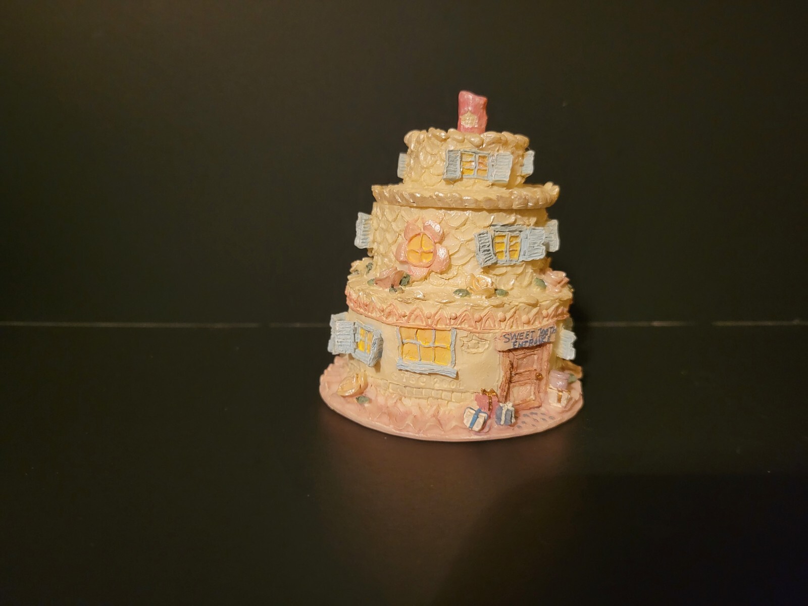 Boyds Bear Route 33 1/3 Villages Baileys Frosted Cottage Figurine Village 19900