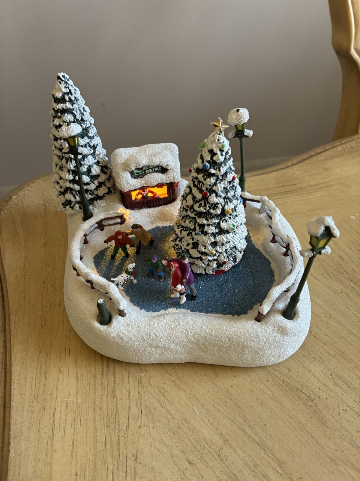 Thomas Kinkade Lighted Christmas Village Ice Skaters Winter Snow What Fun 2024