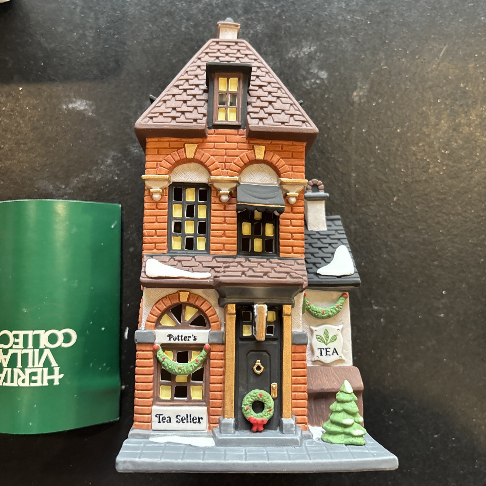 Dept 56 CIC Potters Tea Seller 5880-7 Christmas In The City