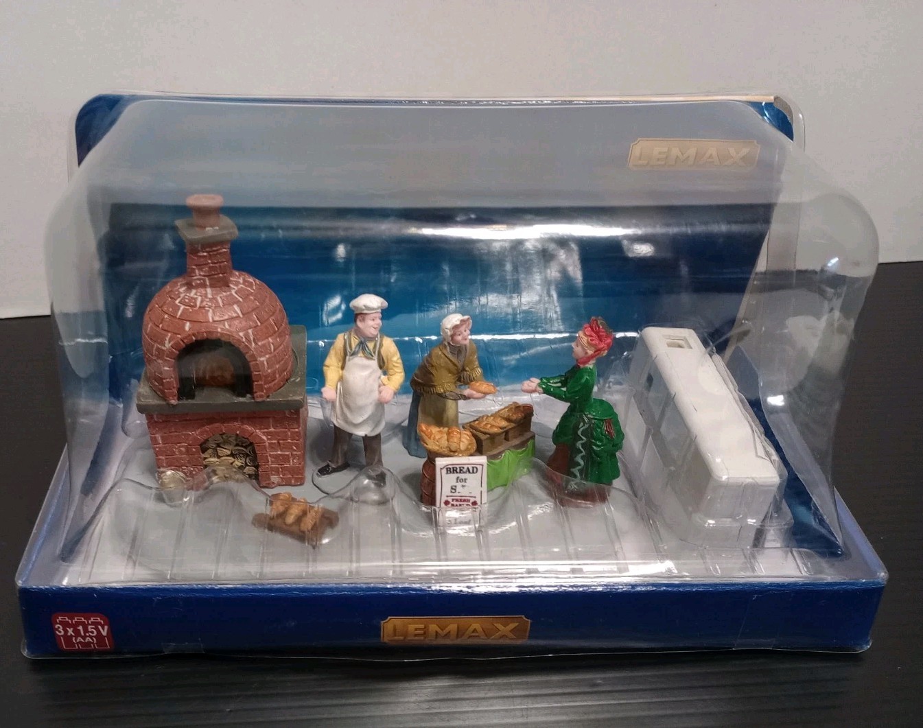 NEW 2019 LEMAX Christmas Village Bread Bakers #94530 Lights Up