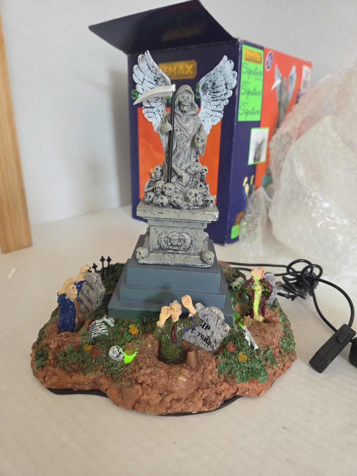 Lemax Signature The ANGEL OF DEATH Spooky Town Halloween Decor Tested!