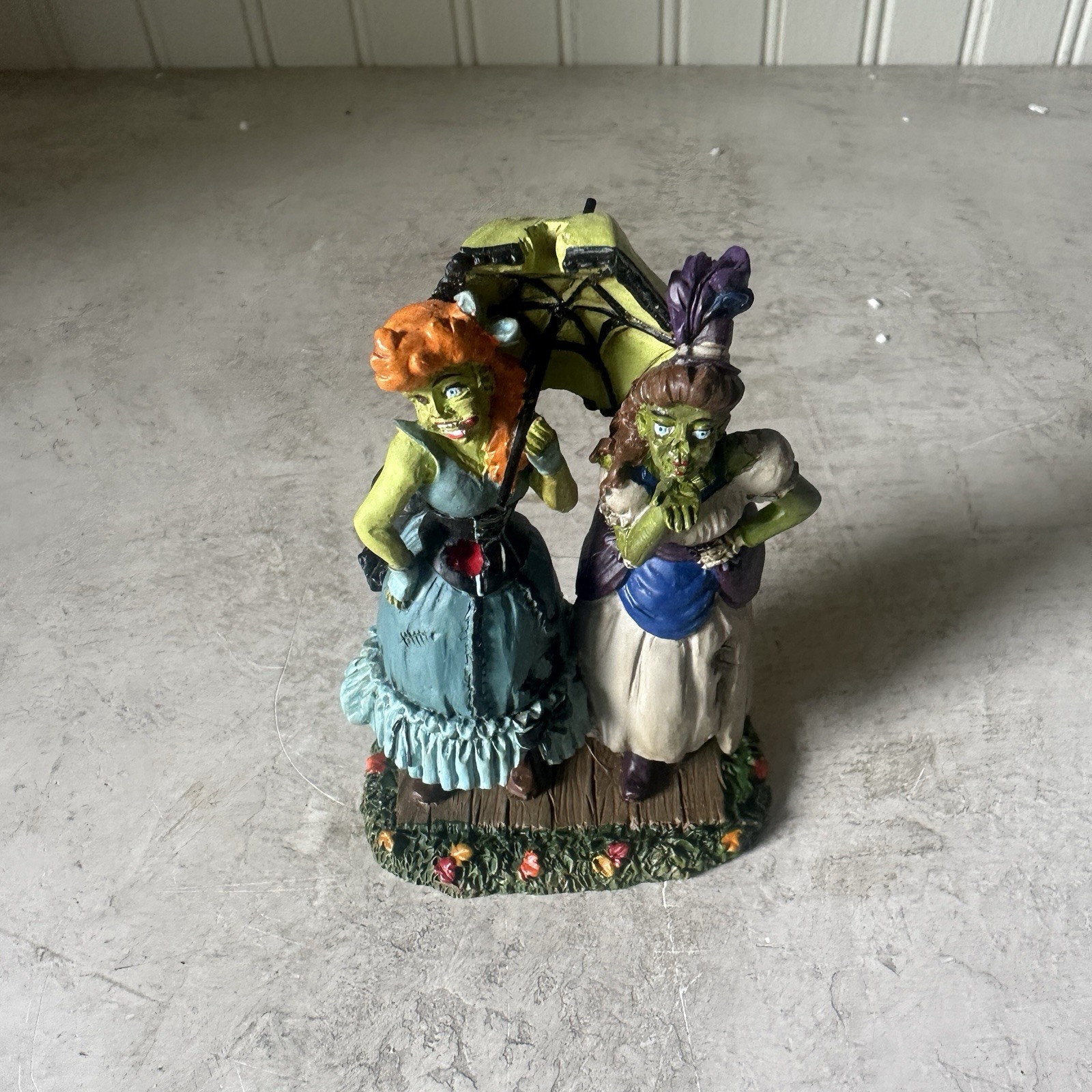Dept 56 Painted Ladies HTF Halloween Village Accessory EUC 4044891 2015