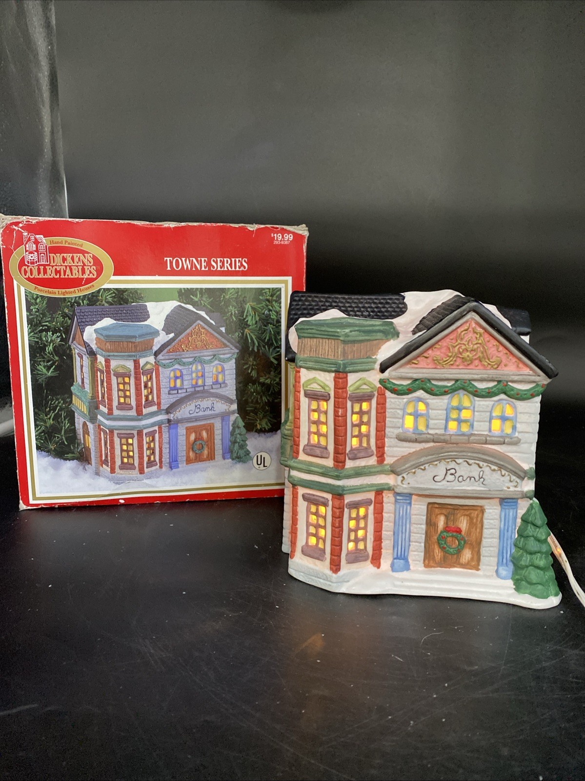 Dickens Collectables Towne Series Porcelain Lighted House Bank 1995