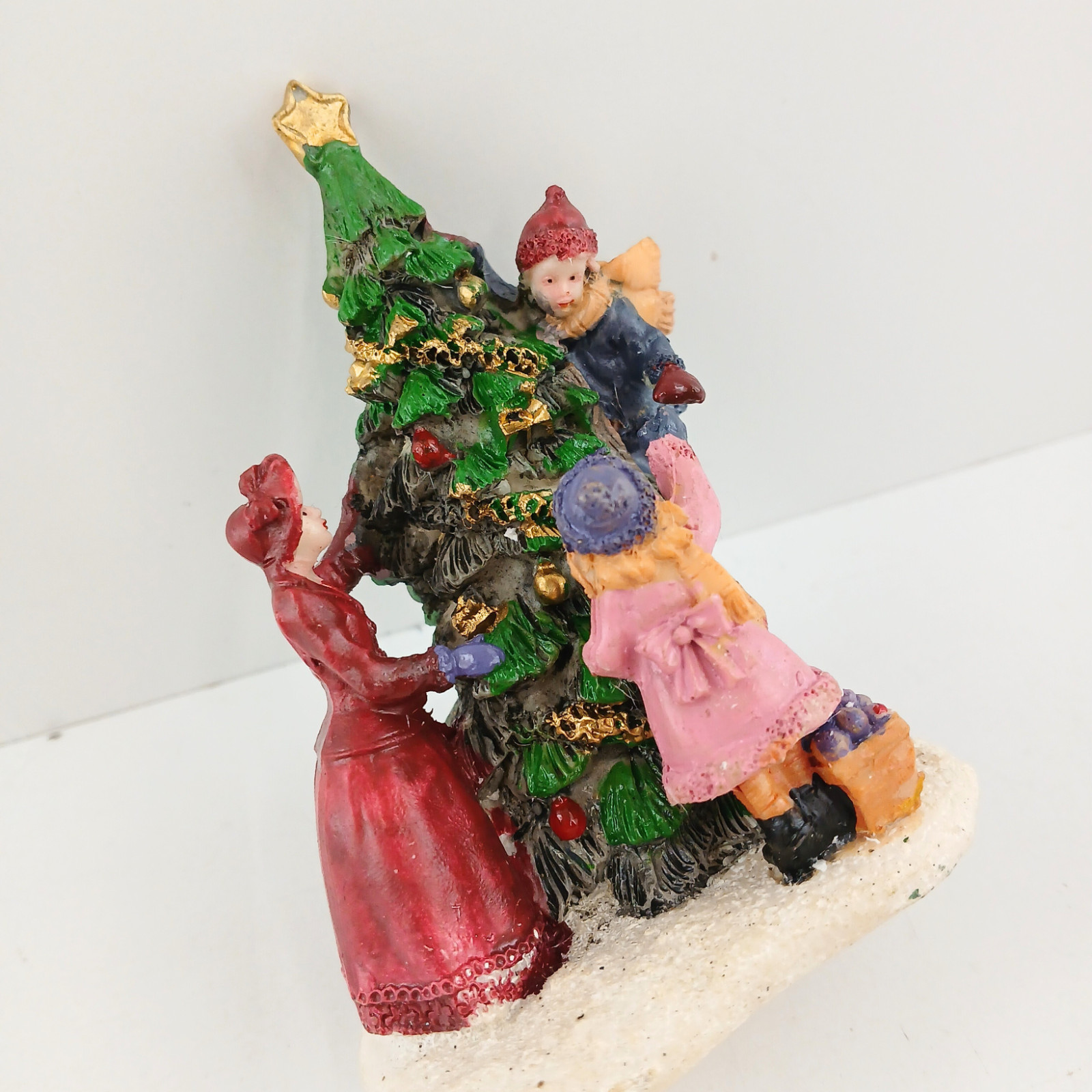 Holiday Time Victorian Family Decorating Christmas Tree Figurine 3.5″ w/ Box