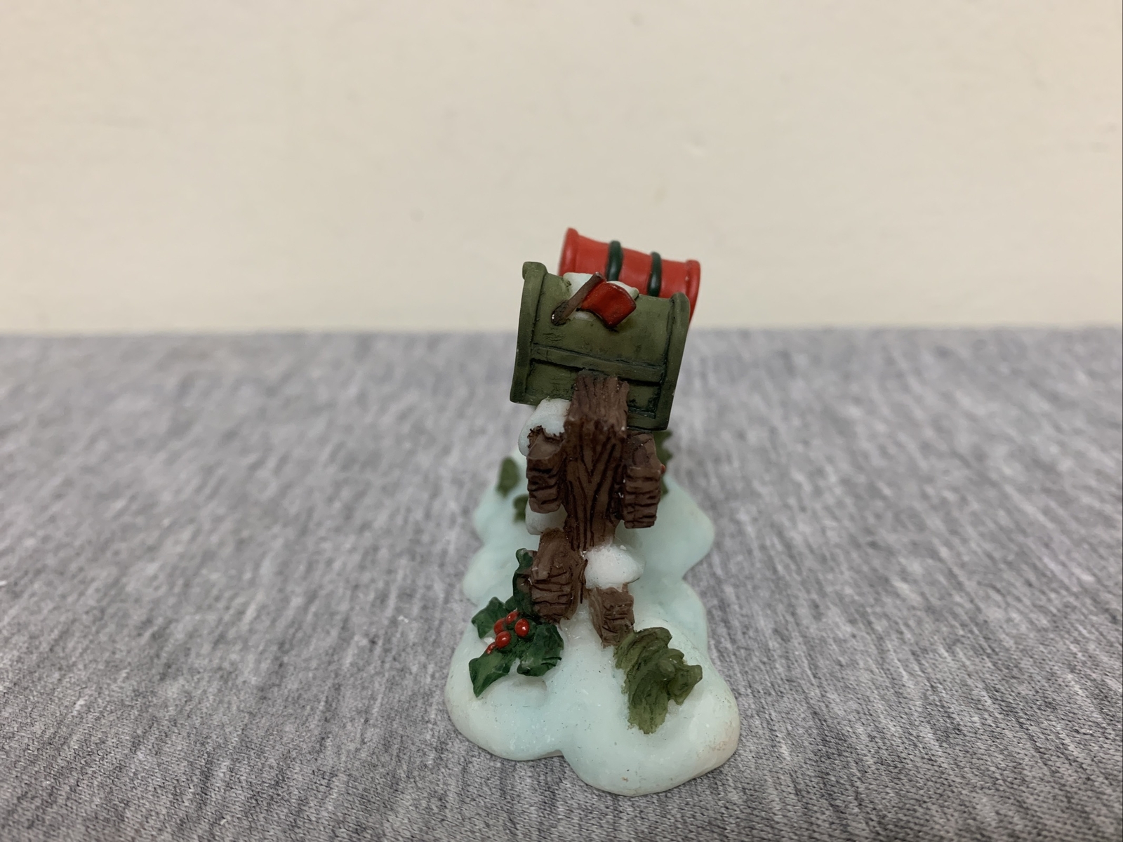 Vintage 2003 Santa’s Workbench Mailboxes Christmas Village Figurine