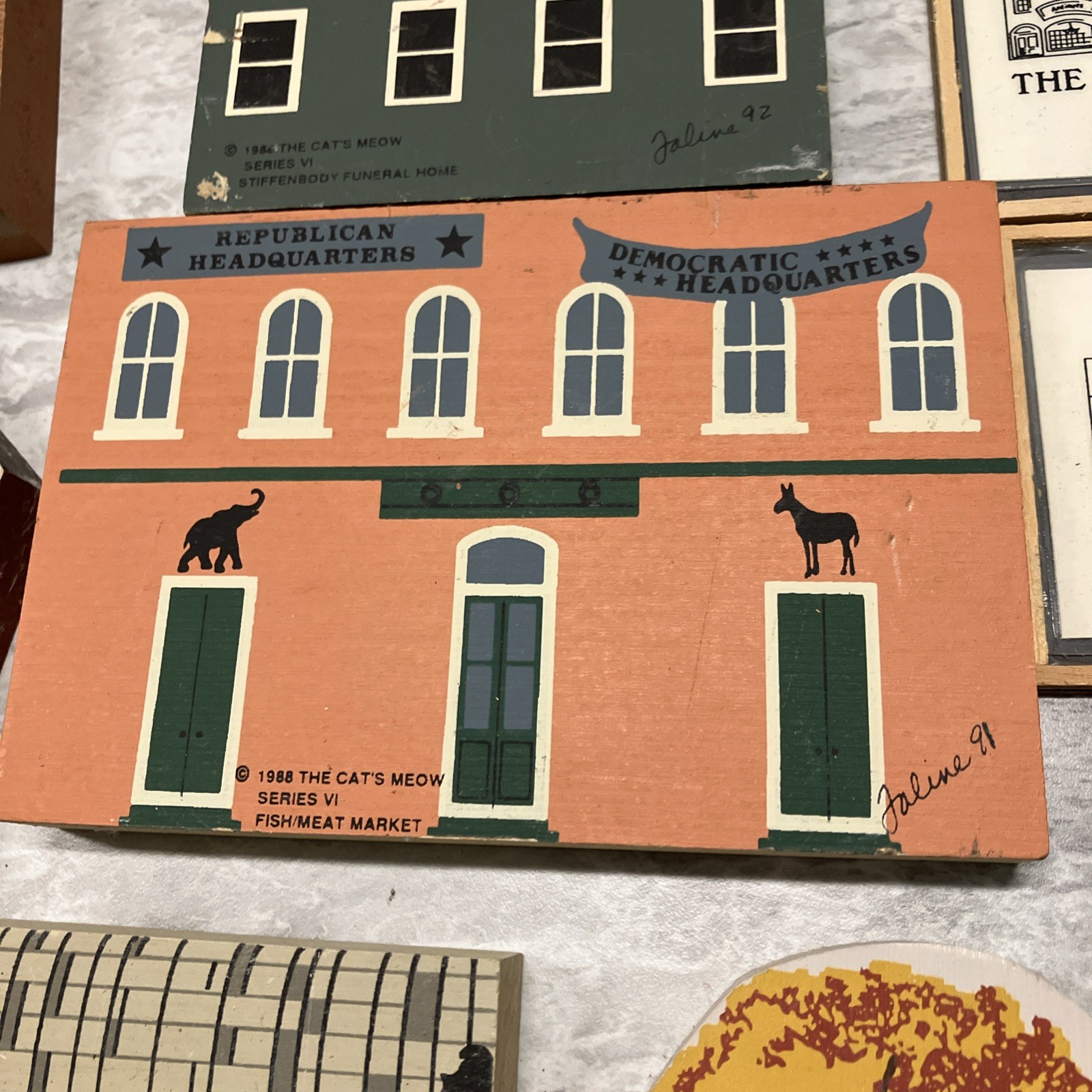 Lot of 90 Pcs The Cat’s Meow Village Collectibles Faline Wooden Houses 80 – 90’s