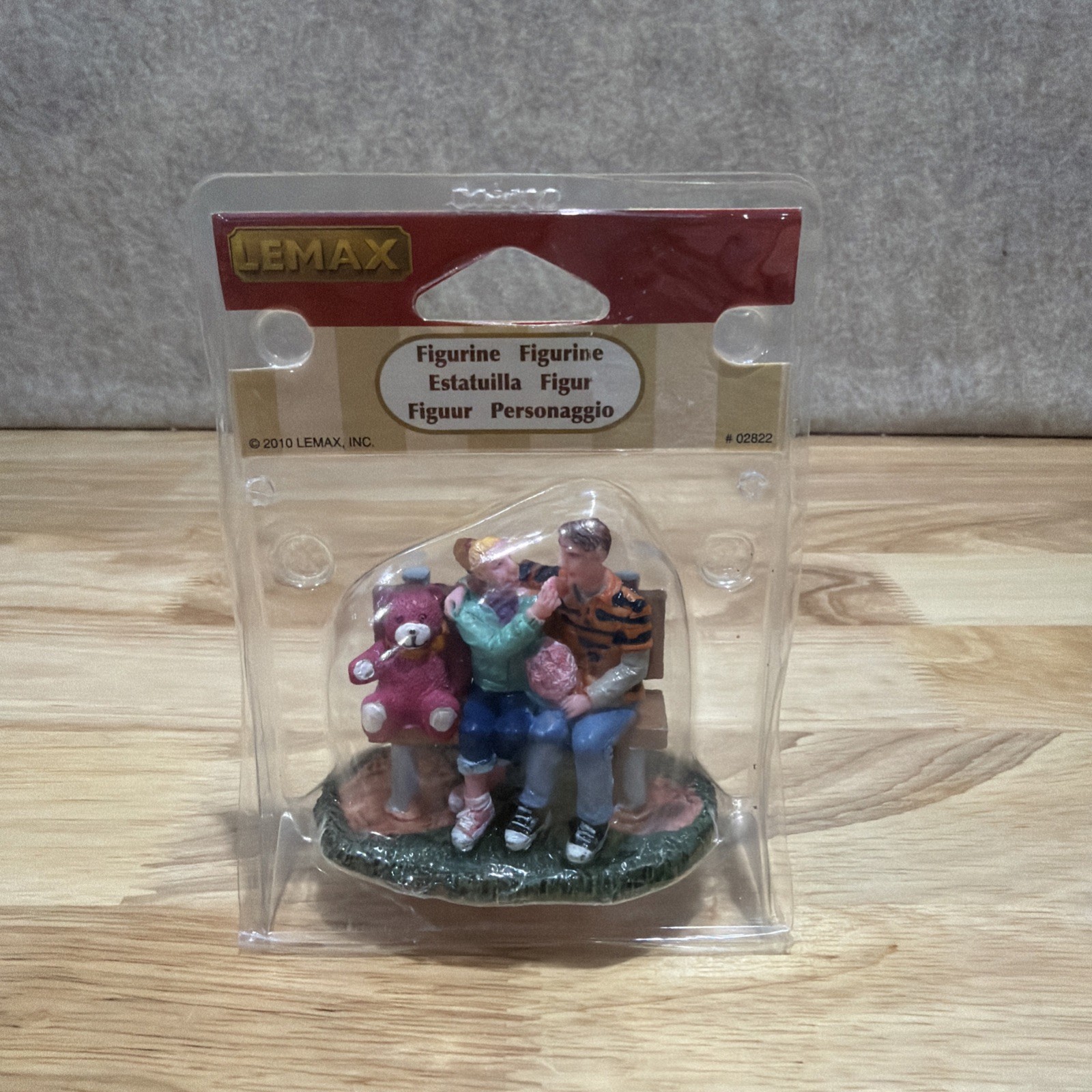 Lemax Christmas Village Town Sharing Cotton Candy 02822 Couple Bench Carnival