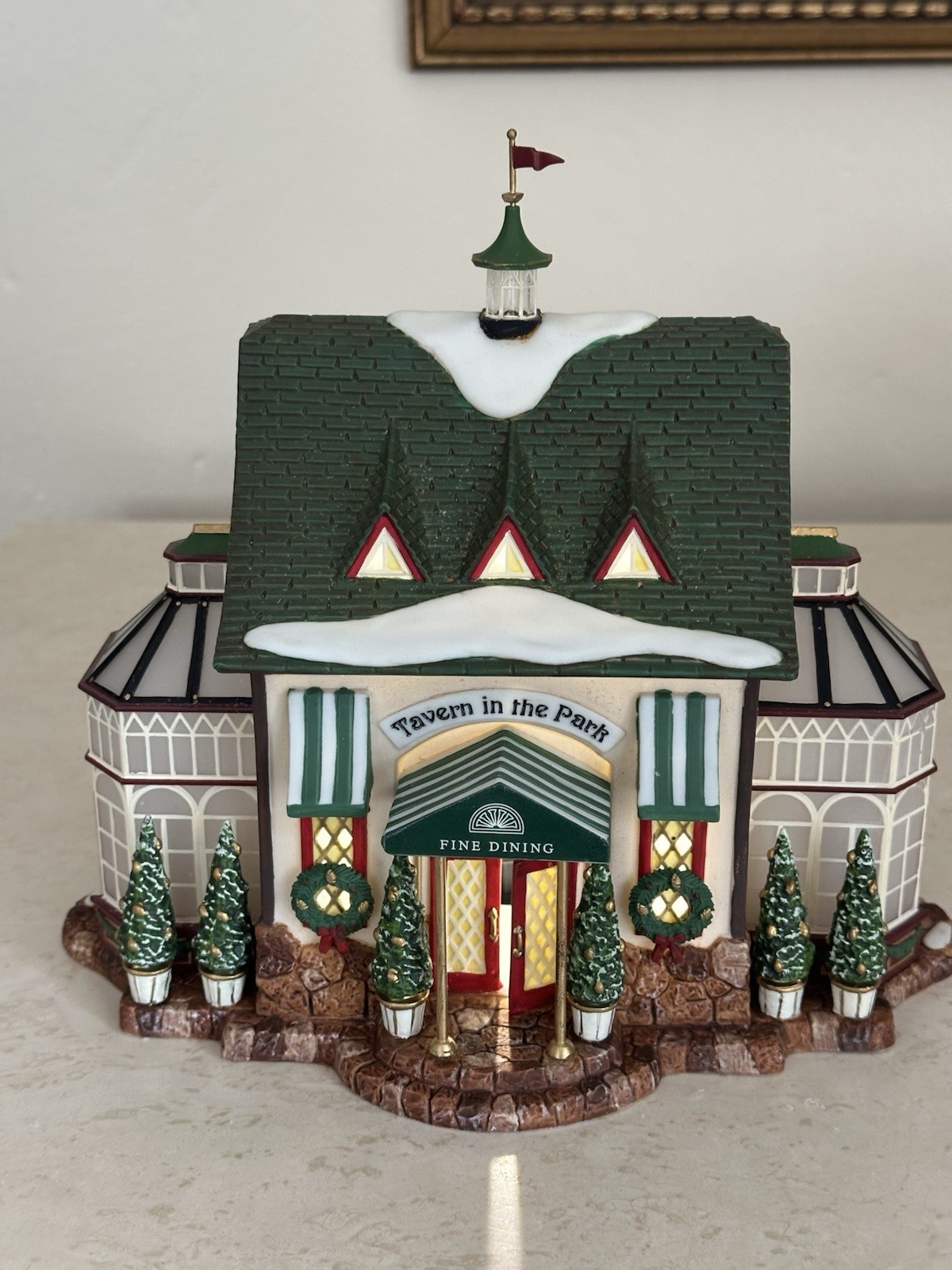 RARE! Dept 56 58928 Tavern In The Park Restaurant Bar Pub Christmas City Village