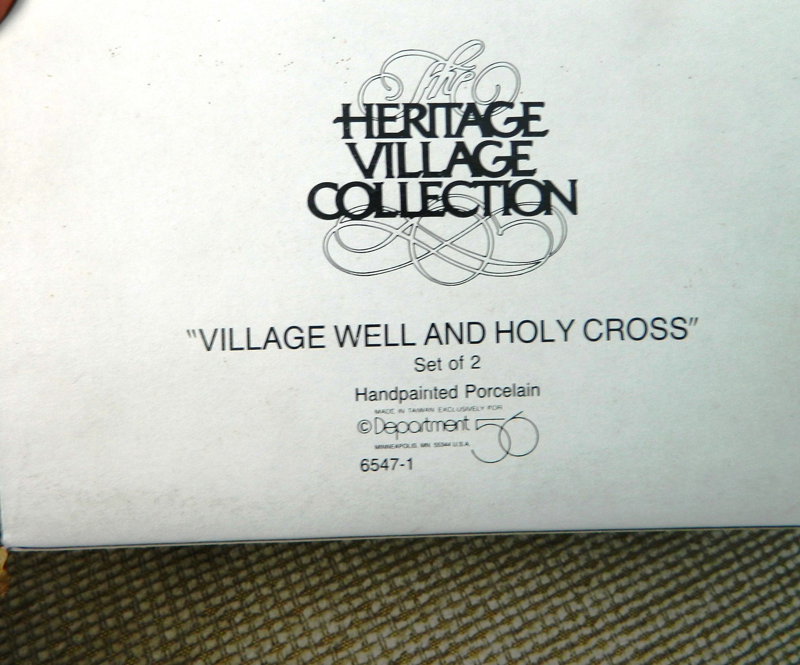 Dept 56 Dickens Village 1987 Accessory 2 PC VILLAGE WELL AND HOLY CROSS 6547-1