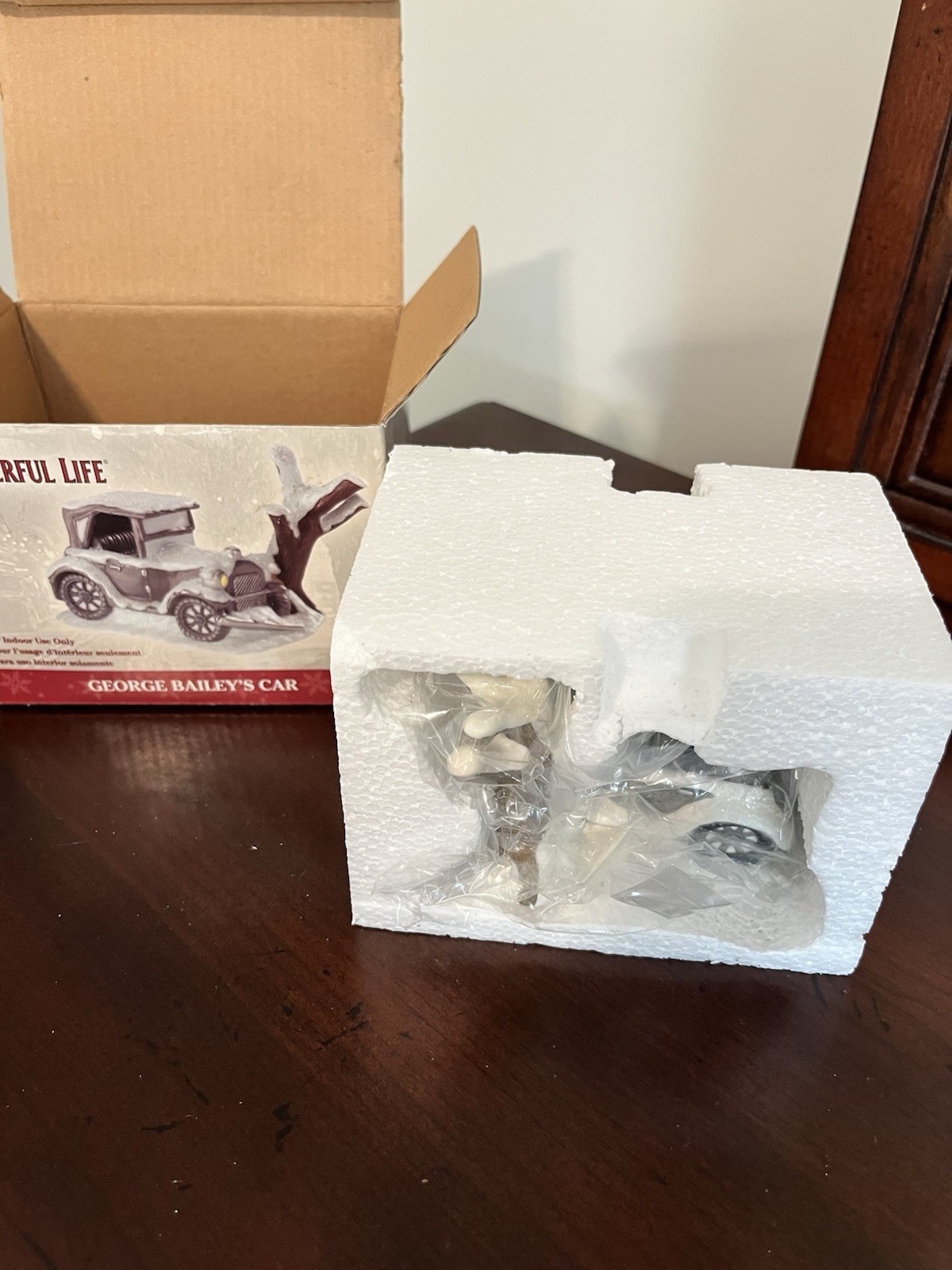 Enesco It’s a Wonderful Life George Bailey’s Car Christmas Village Boxed 4017779