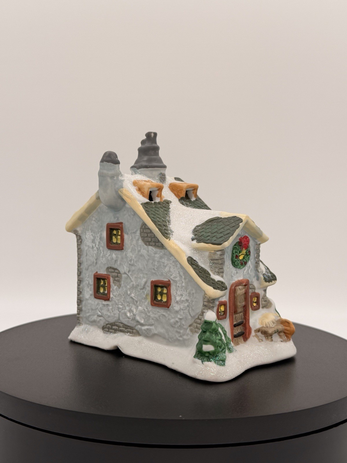 2004 Tree Farms Christmas Village Building – Unknown Brand – B37