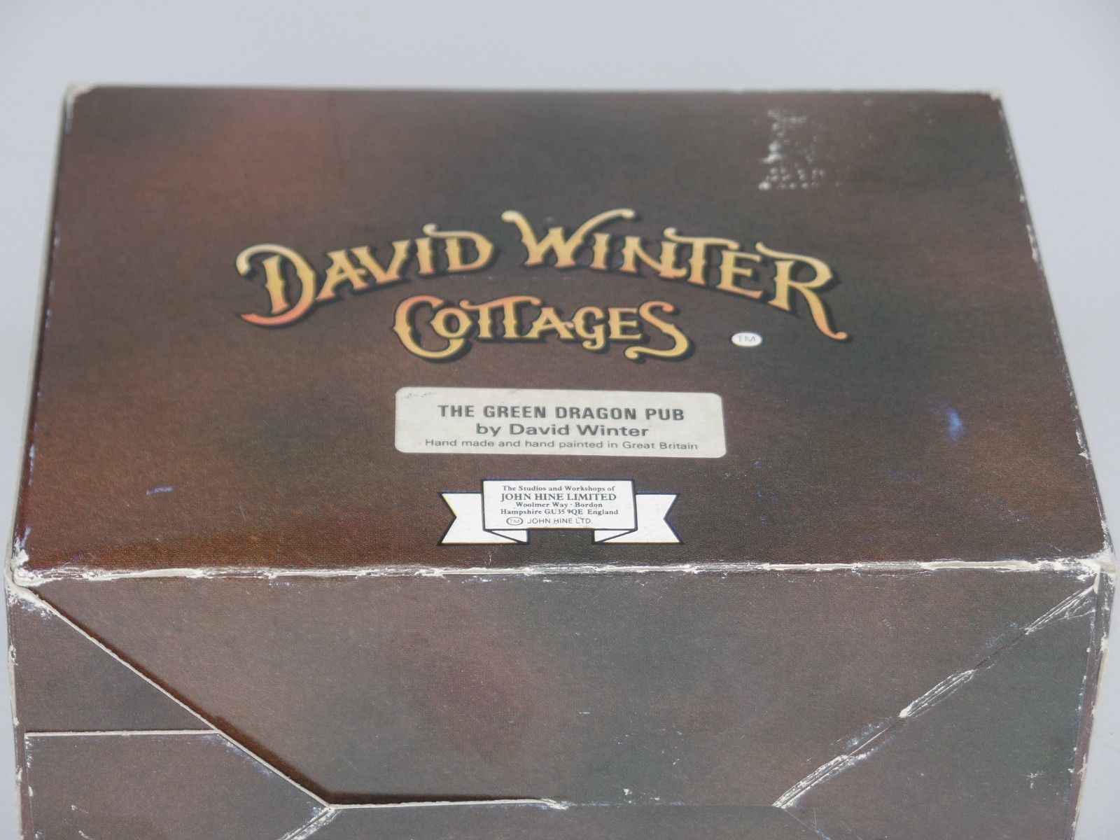 David Winter Cottages The Green Dragon Pub COA & Box Great Britain Hand Made