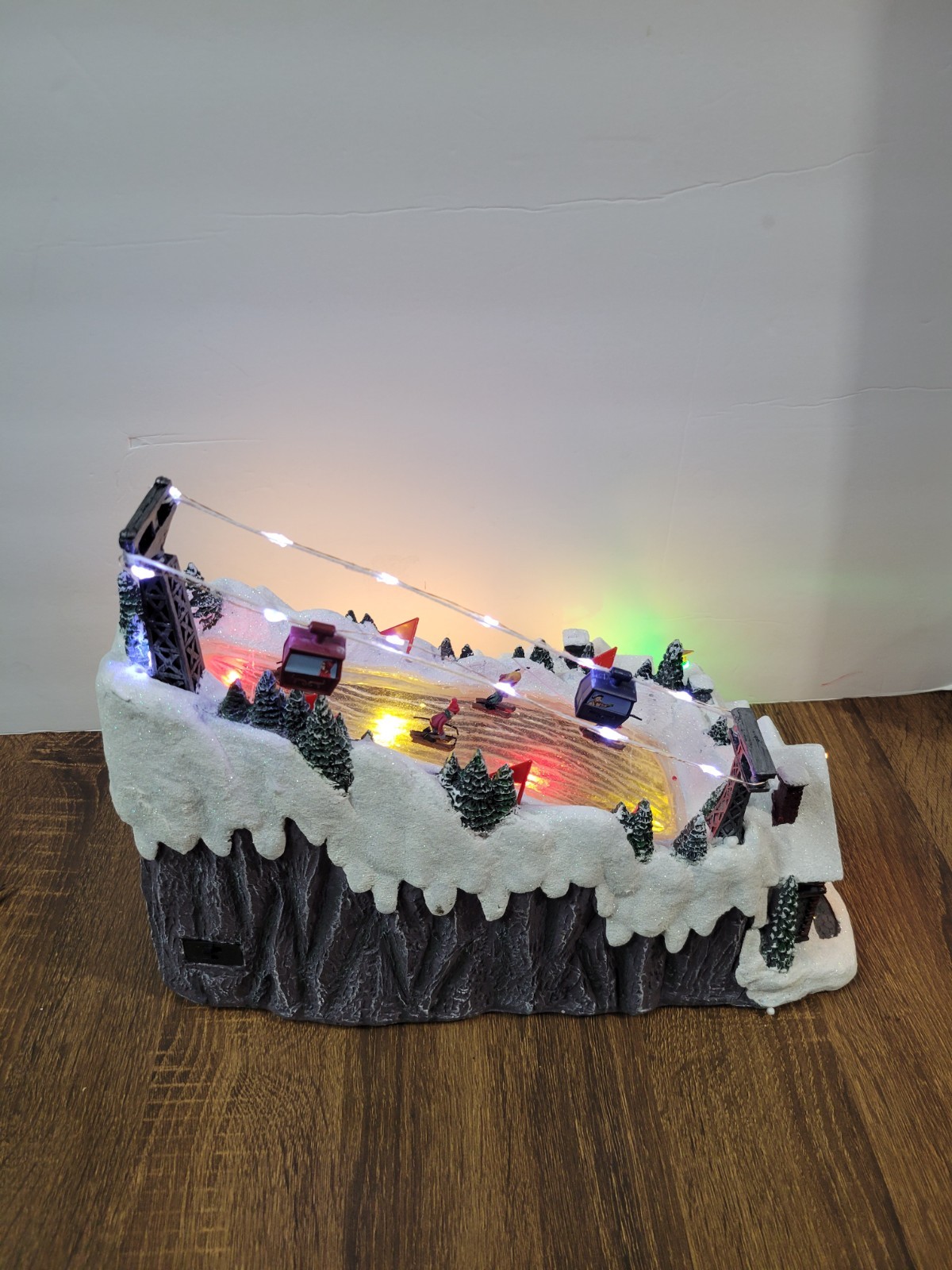 Musical Ski Village LED Glitzhome Discontinued New Village Decor Lighted