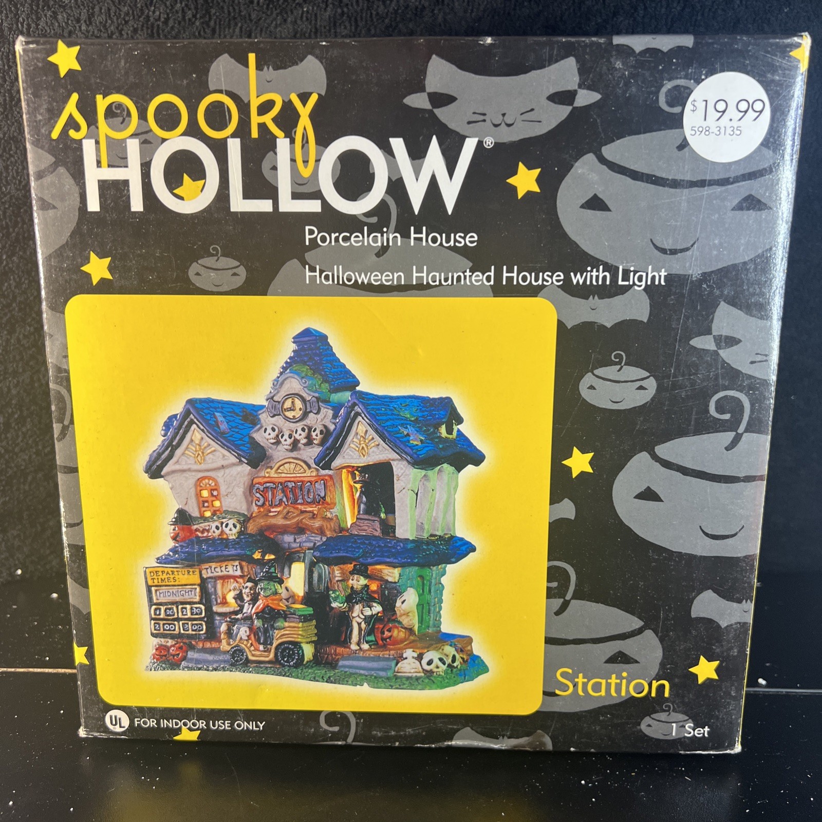Spooky Hollow Halloween Station Porcelain Lighted Village House w/ Box