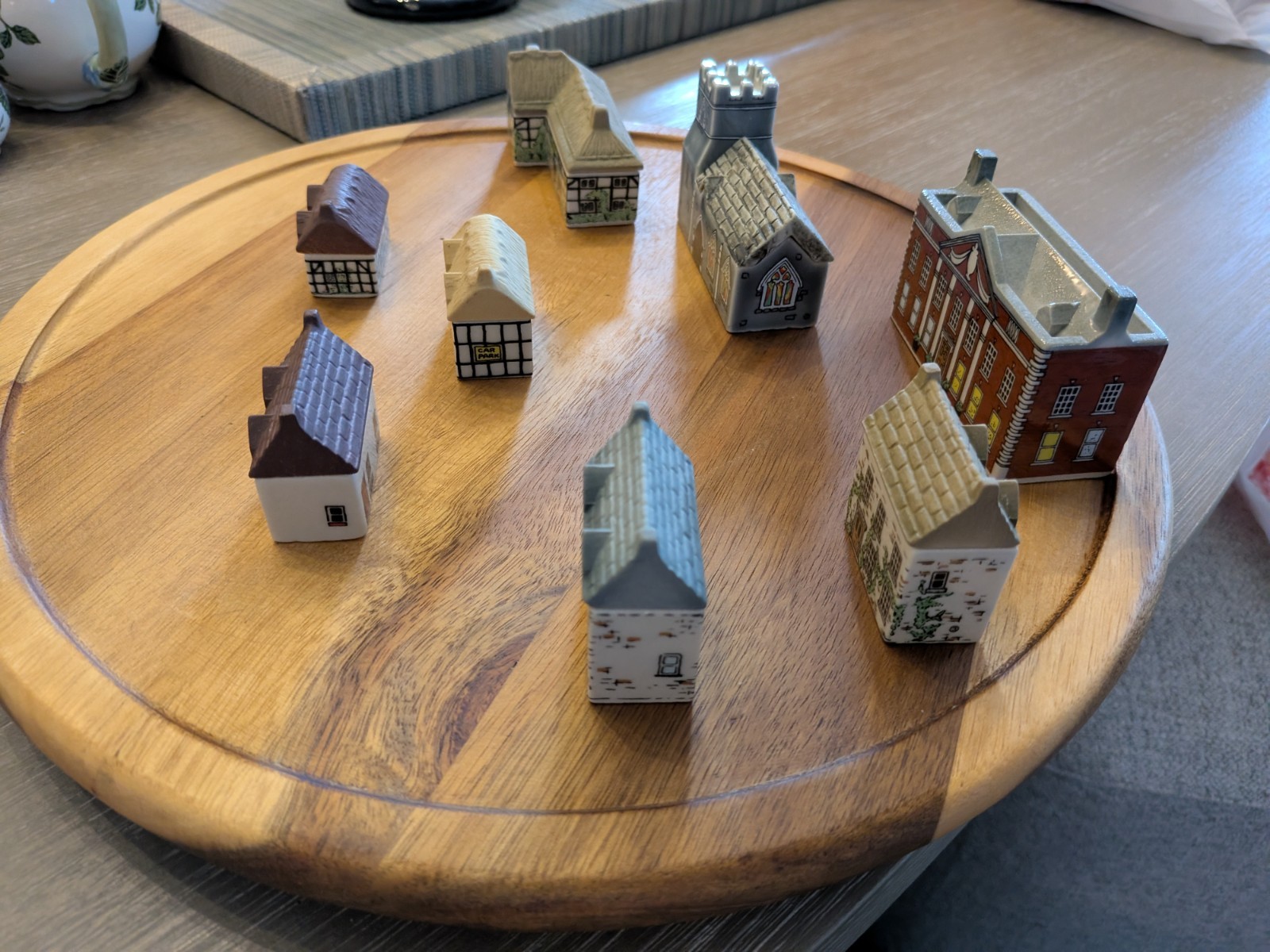 Wade Of England Whimsey-on-Why English Village Miniatures Porcelain Set 1