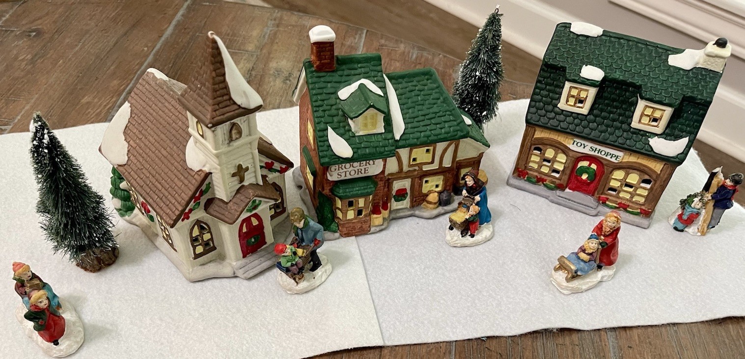 NOMA Dickensville 1995 Porcelain Christmas Village Set, Illuminated