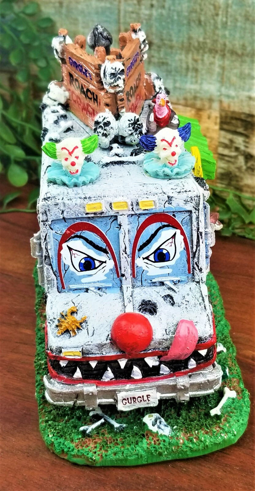 Lemax Signature Collection Halloween Village Gurgles Roach Coach Food Truck RARE