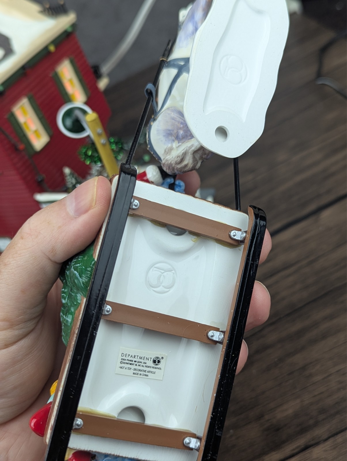 Dept 56 55040 Silver Bells Christmas Shop COMPLETE – See Photos for flaw, Tested