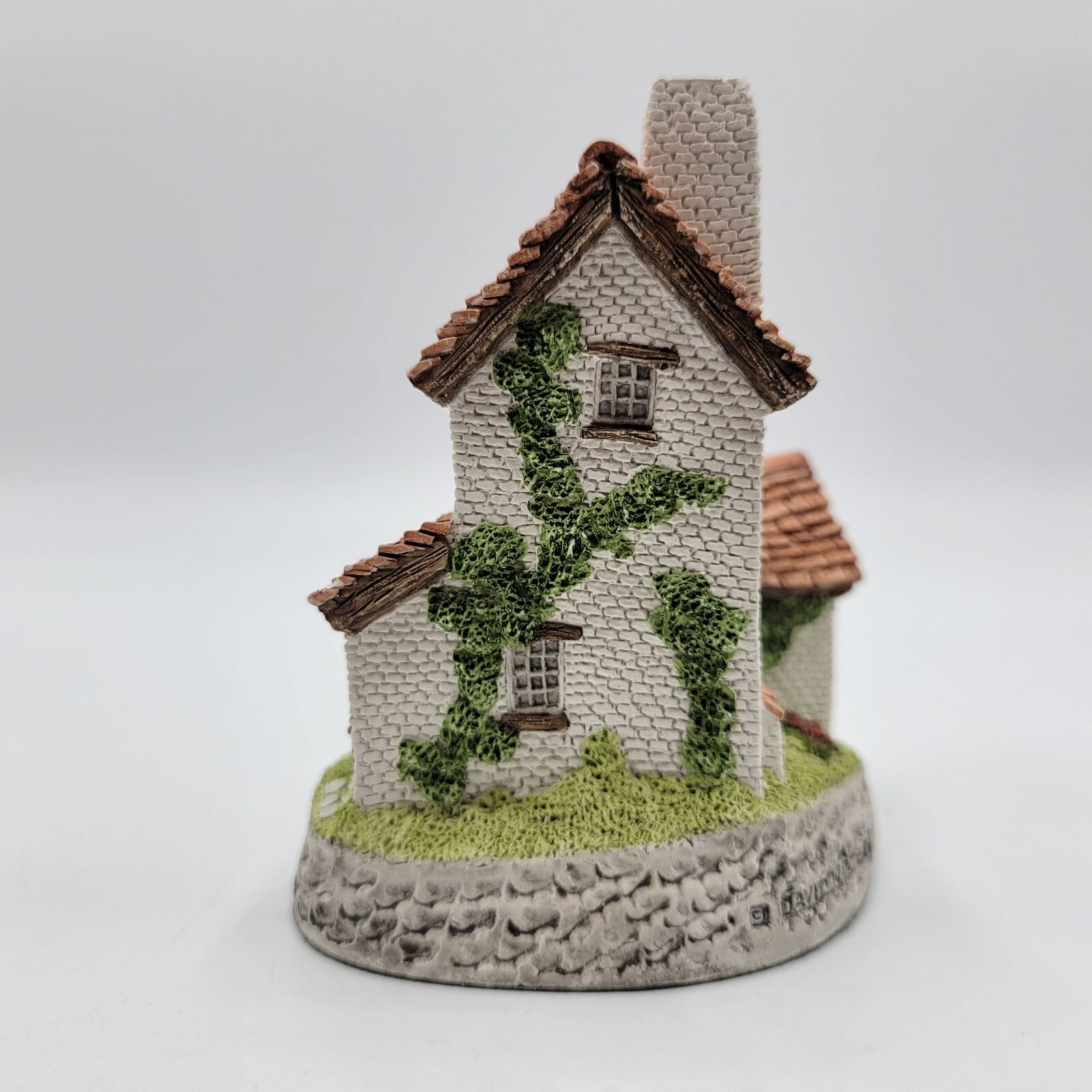 Vintage David Winter Cottages 1982 Handmade Ivy Cottage Collectible Figurine