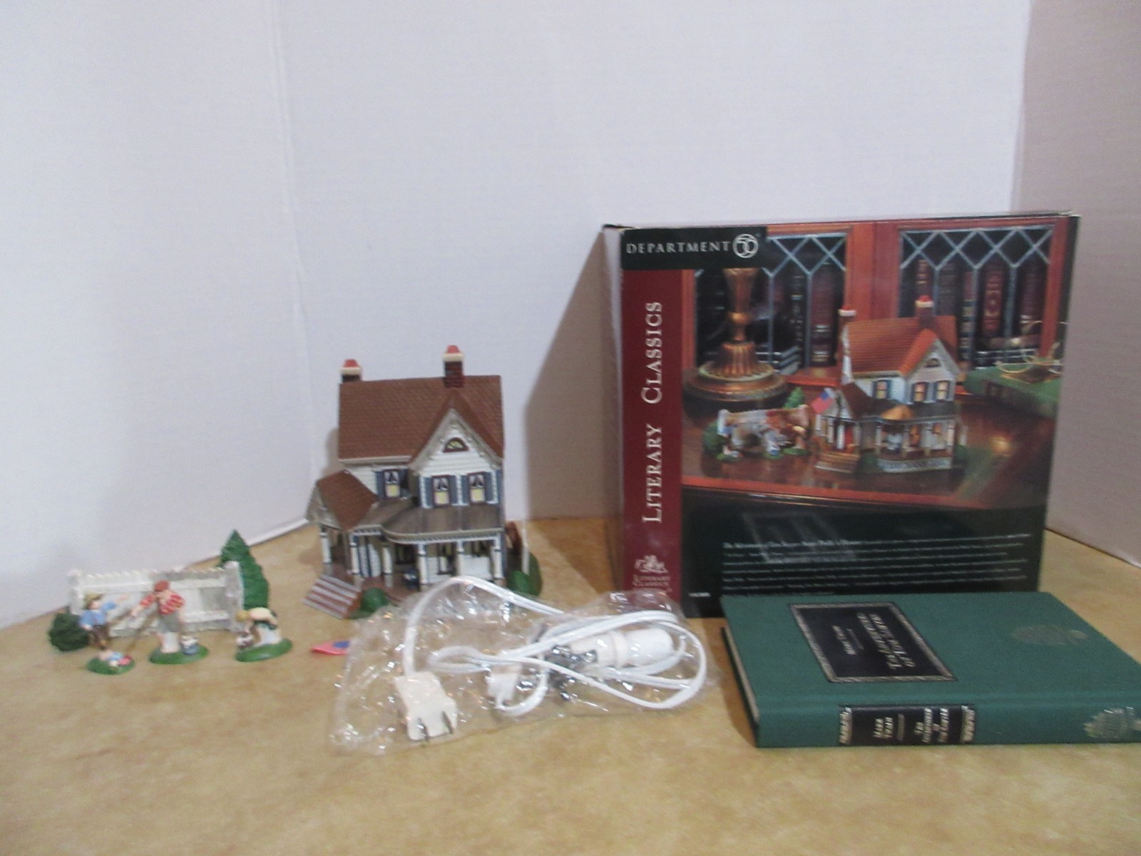 Dept 56 The Adventures of Tom Sawyer Aunt Polly’s House Literary Classics W/Book